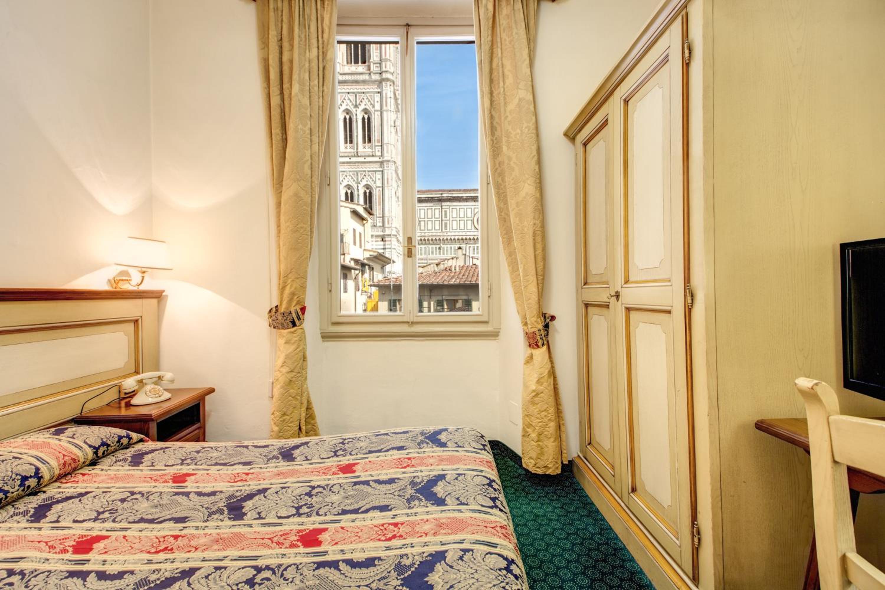 Double or Twin Room - Photo 3