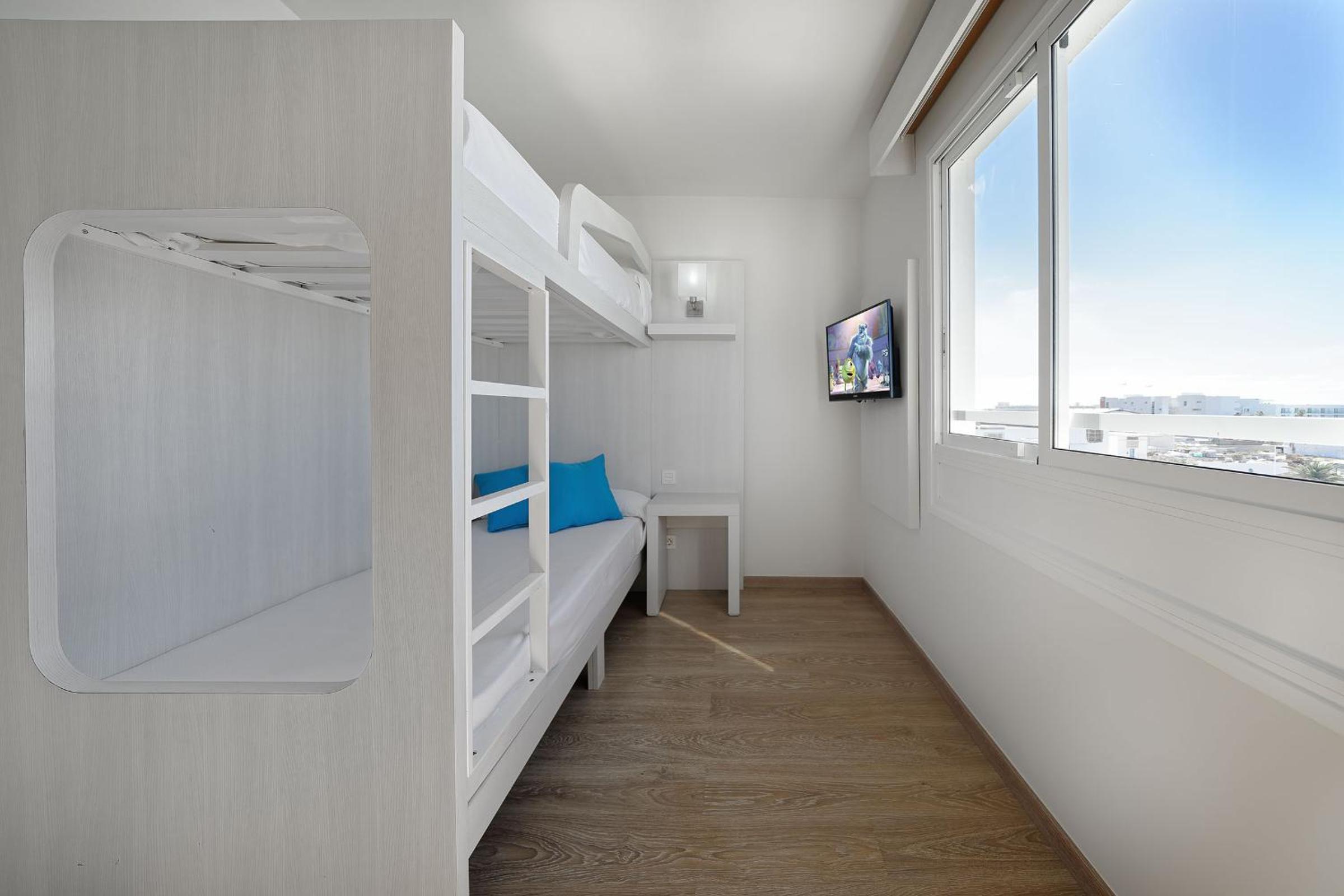 Family Suite (2 Bedrooms)