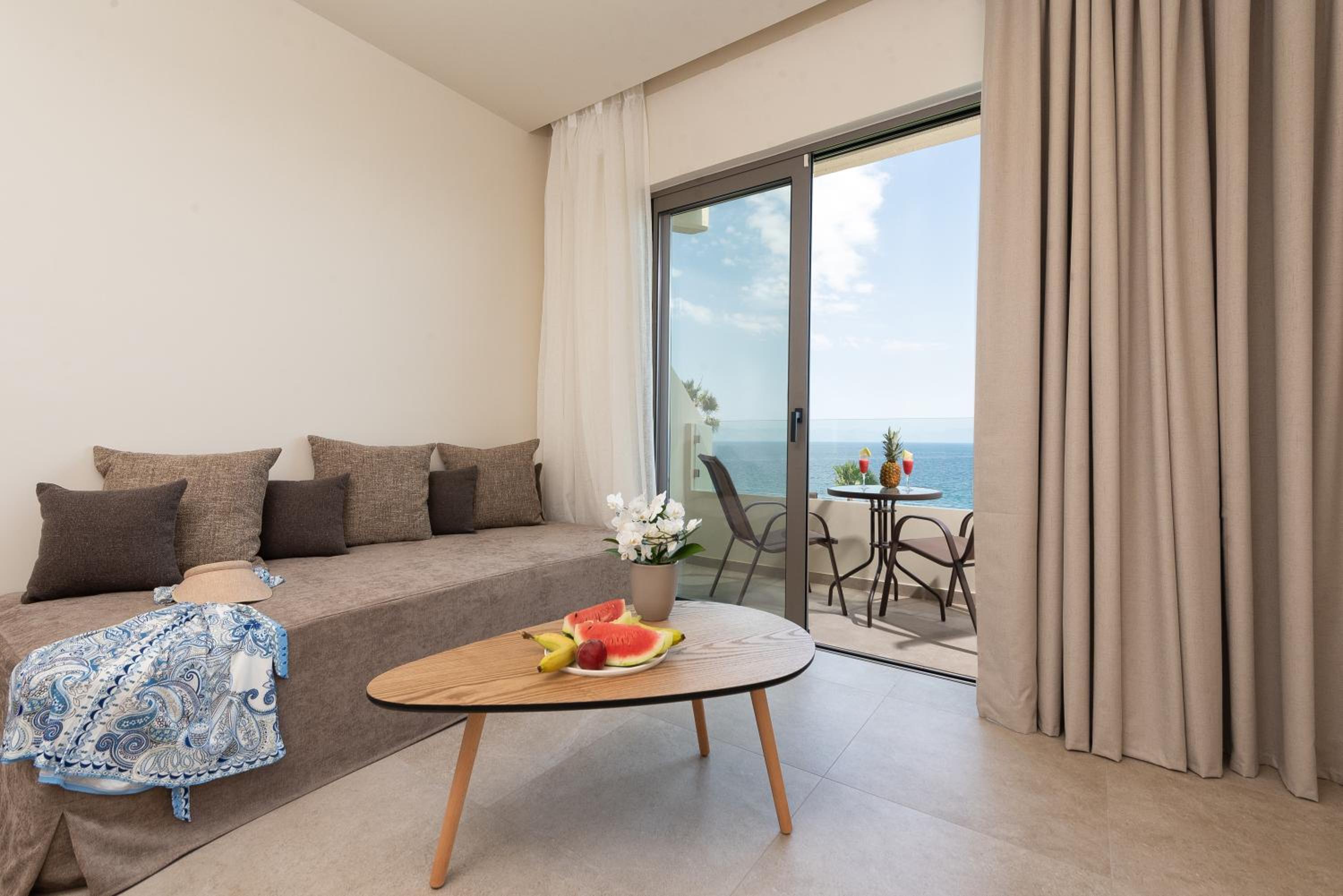 Deluxe Double Room with Sea View photo 3