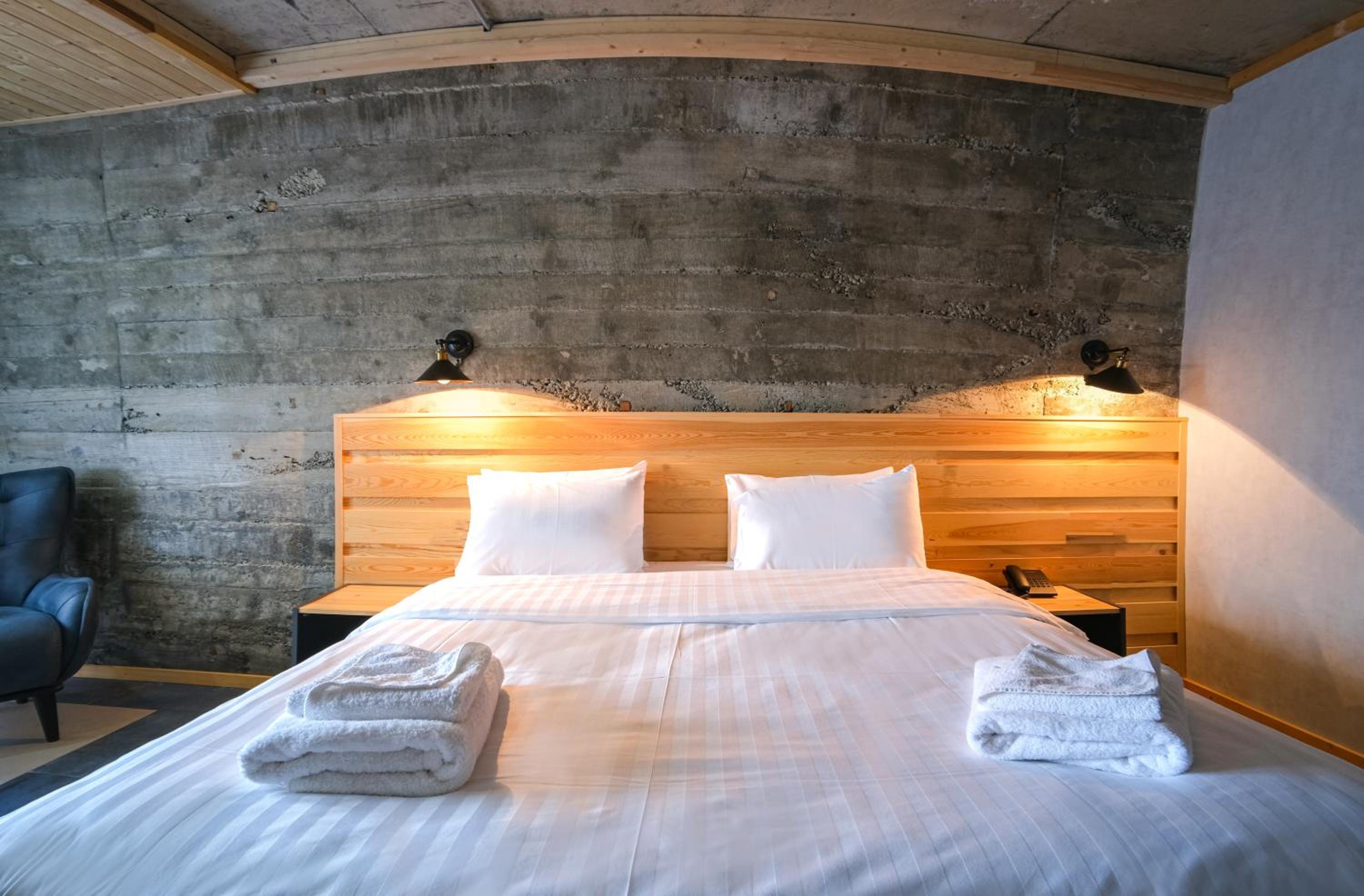 Deluxe Double or Twin Room with Balcony
