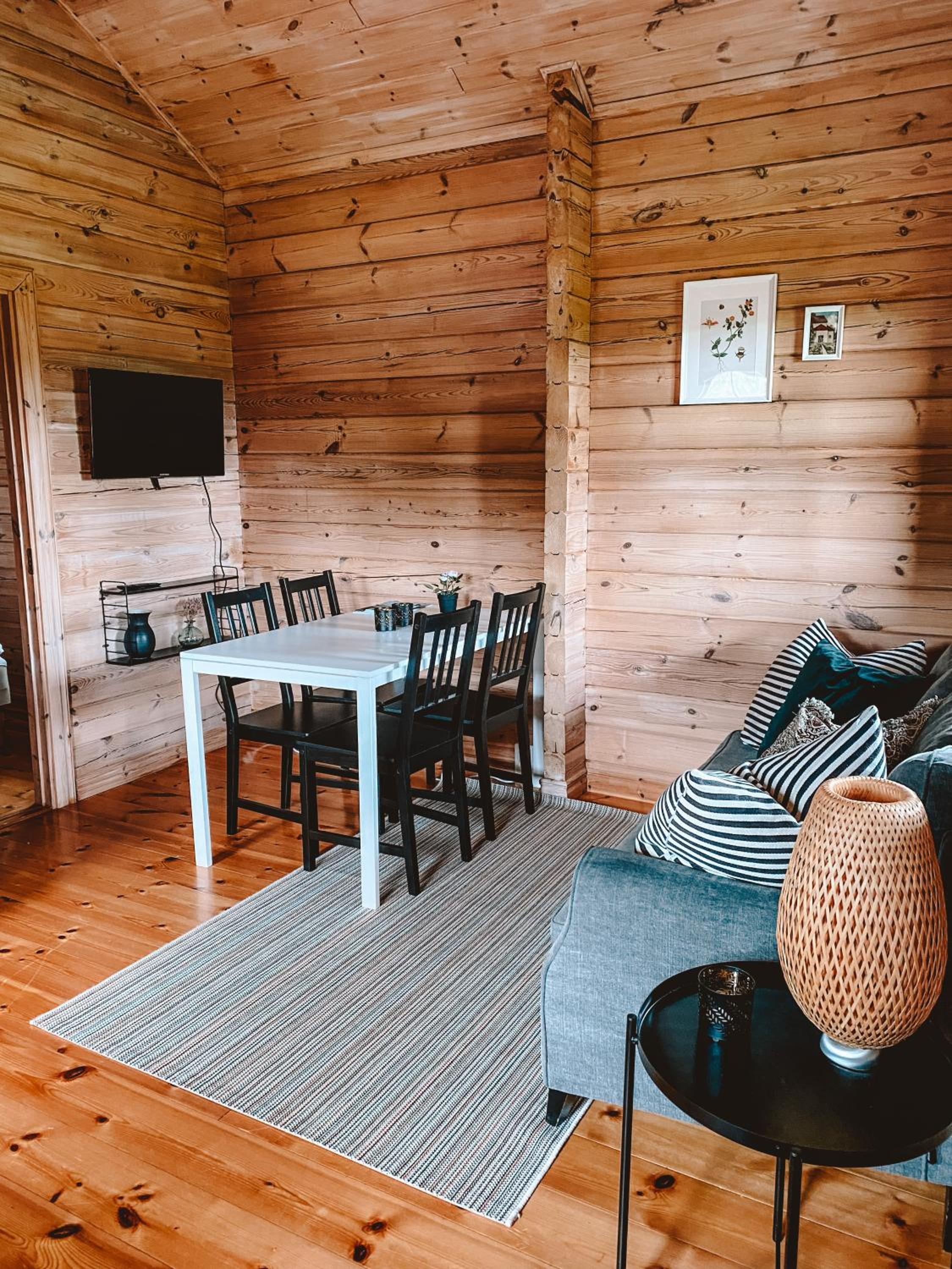 One-Bedroom Cottage - Photo 8