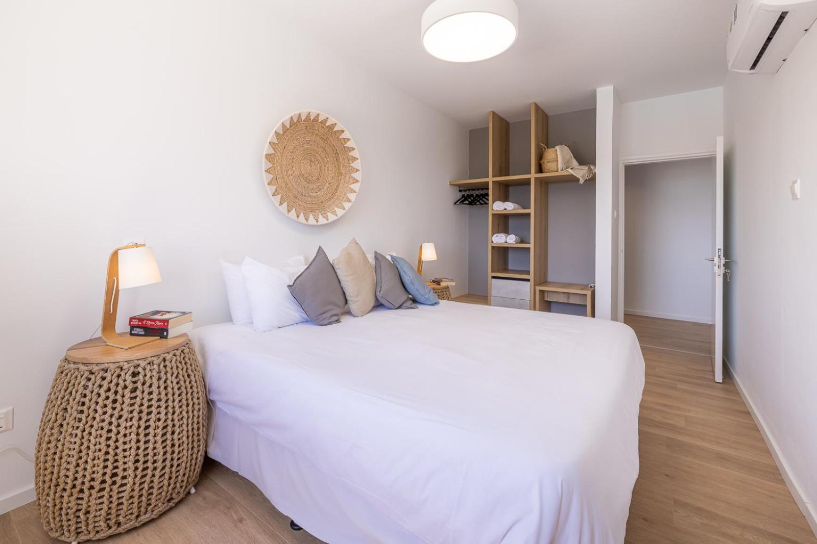 Apartment with Sea View - Photo 8