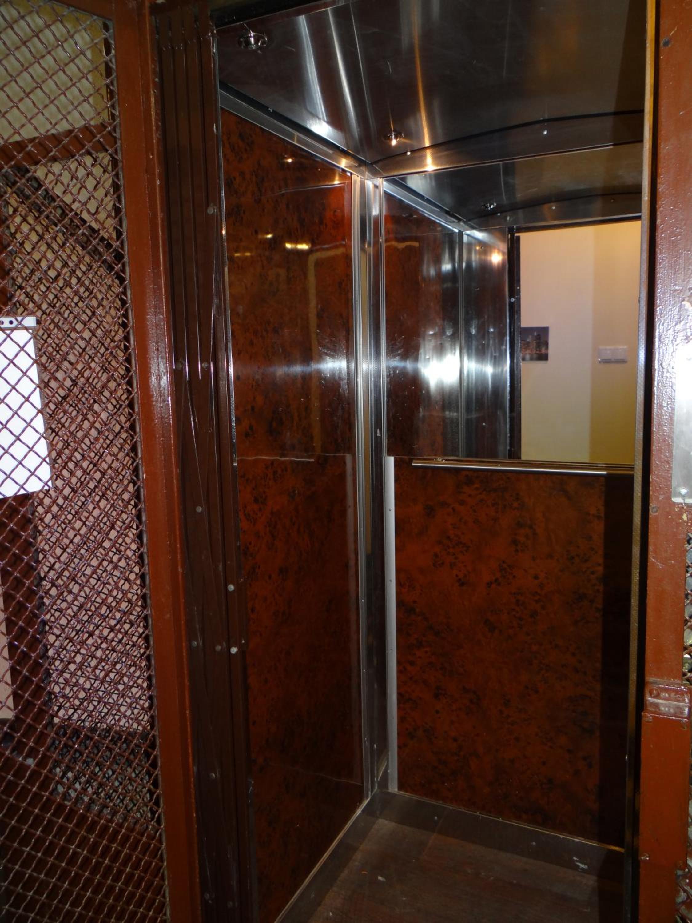 Superior One-Bedroom Apartment - Photo 29