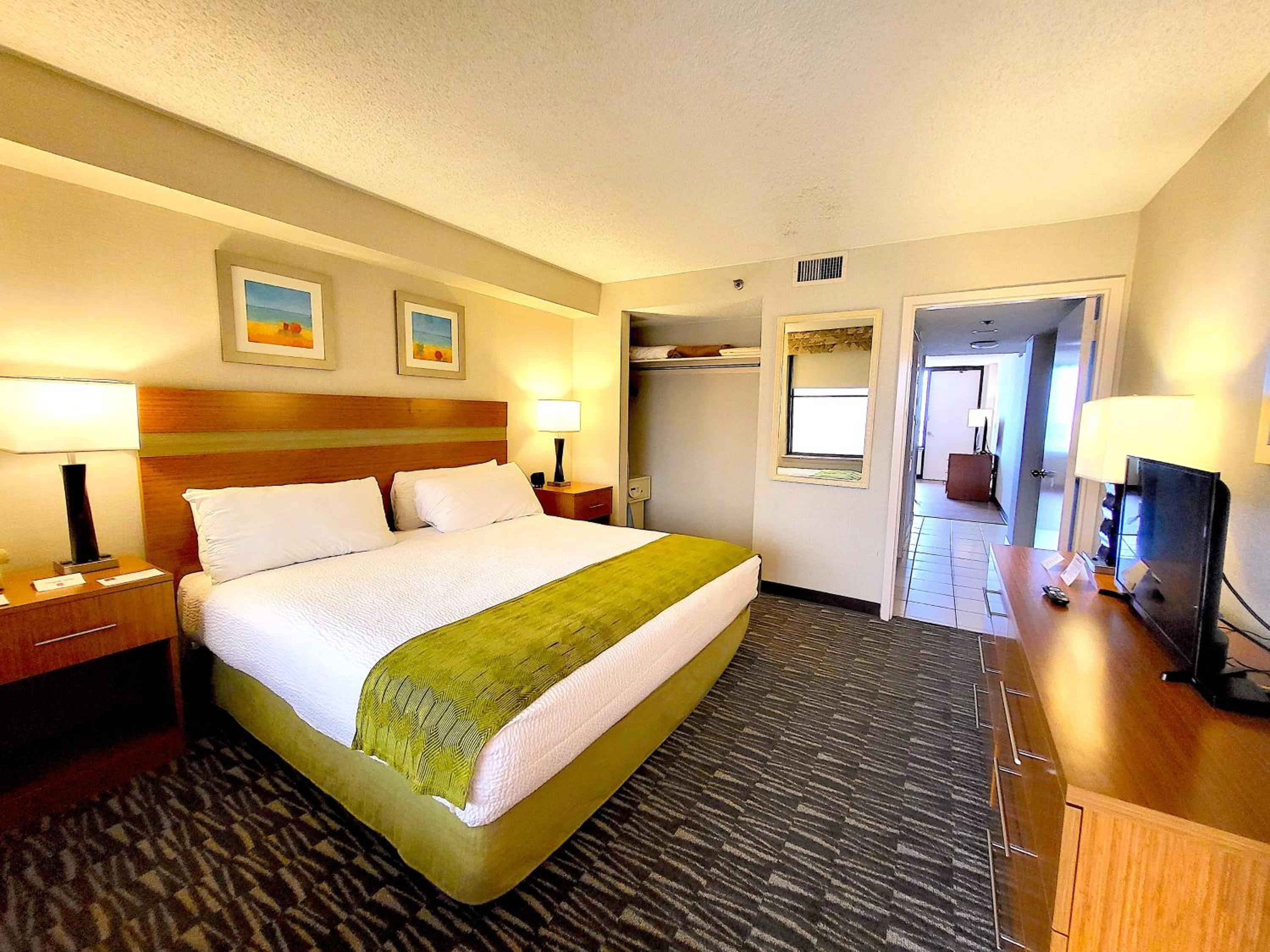 King Suite with Sofa Bed - Oceanfront - Private Balcony