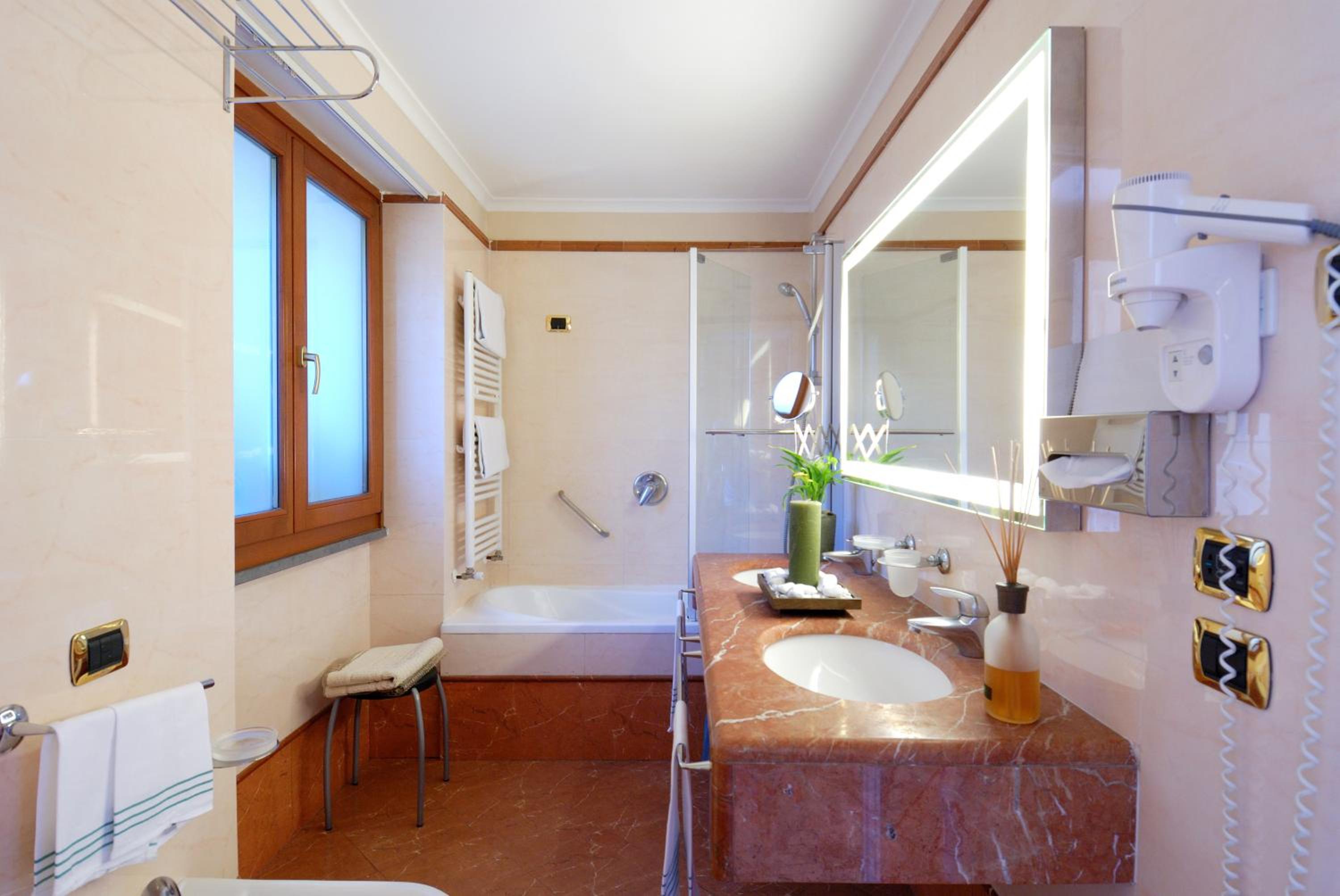 Superior Double Room - Photo 9