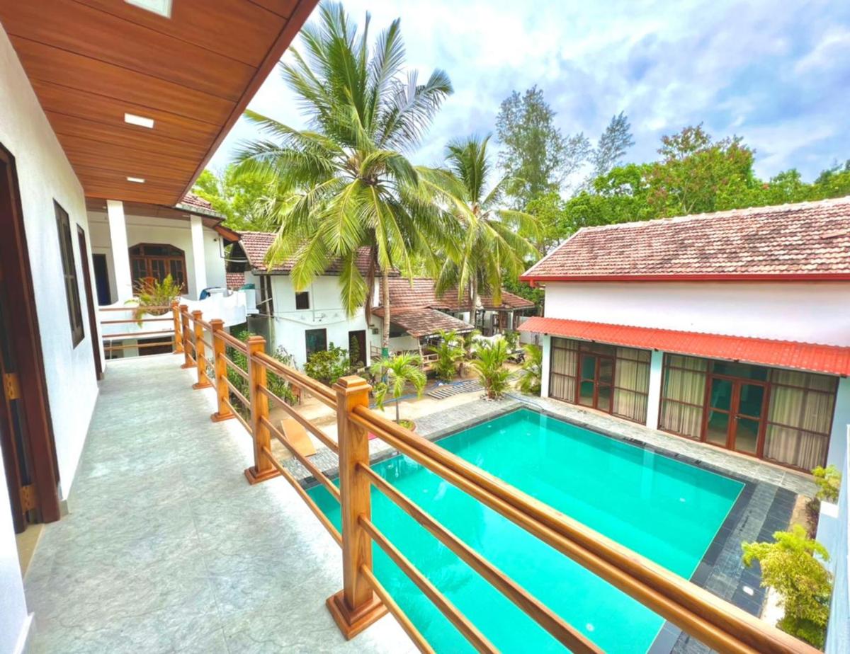 Triple Room with Pool View photo 3