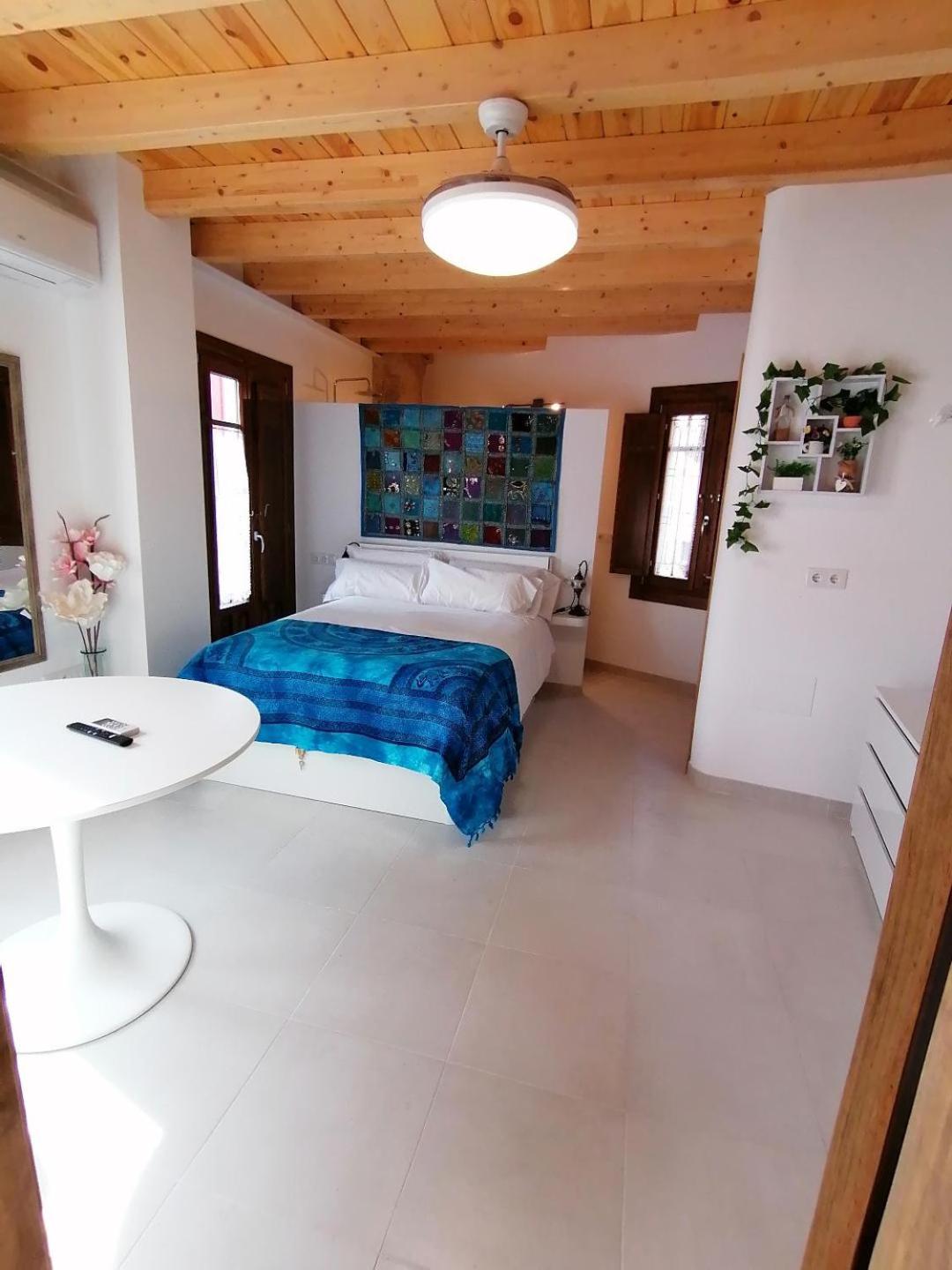 Double Room with Balcony - Photo 1