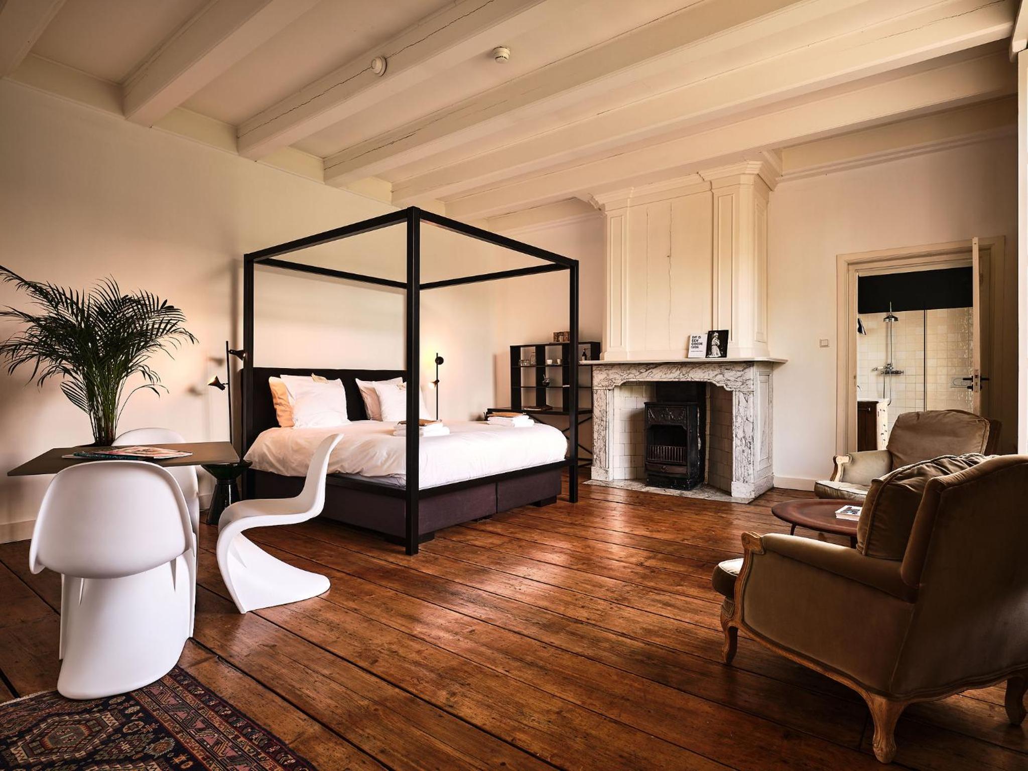 Deluxe Family Room photo 1