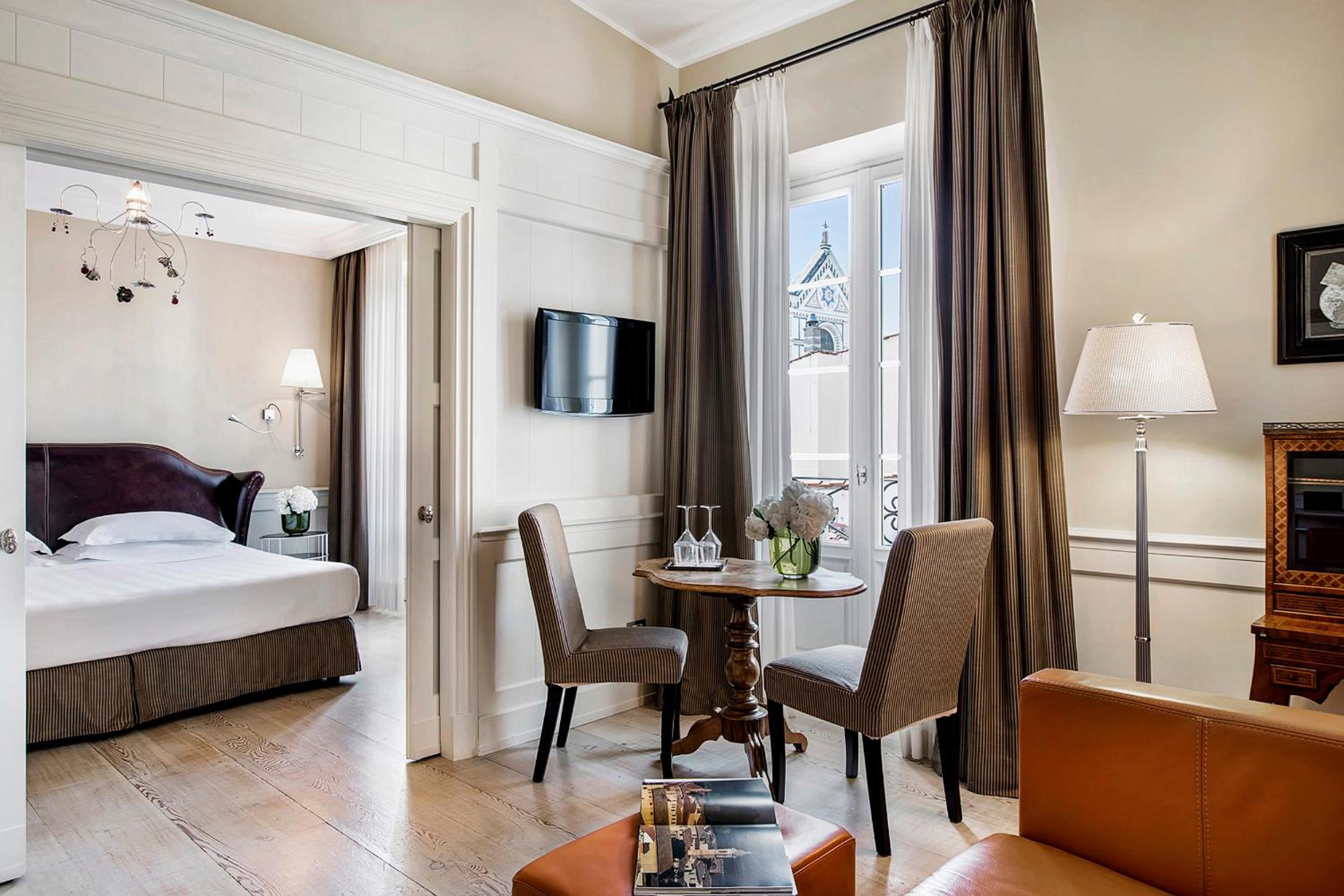 Suite - Photo 9