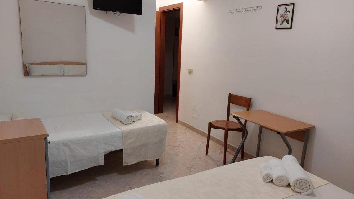 Triple Room Basement photo 3