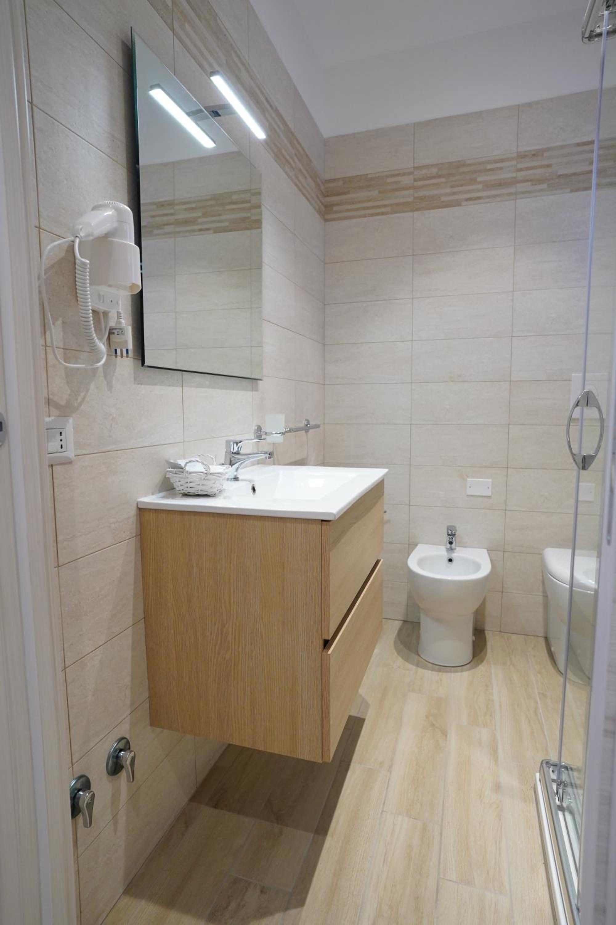 Triple Room with Private Bathroom photo 3
