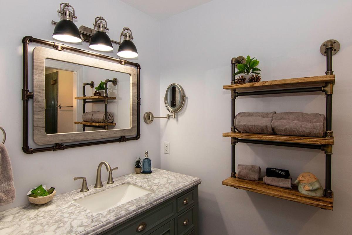Deluxe King Room photo 2