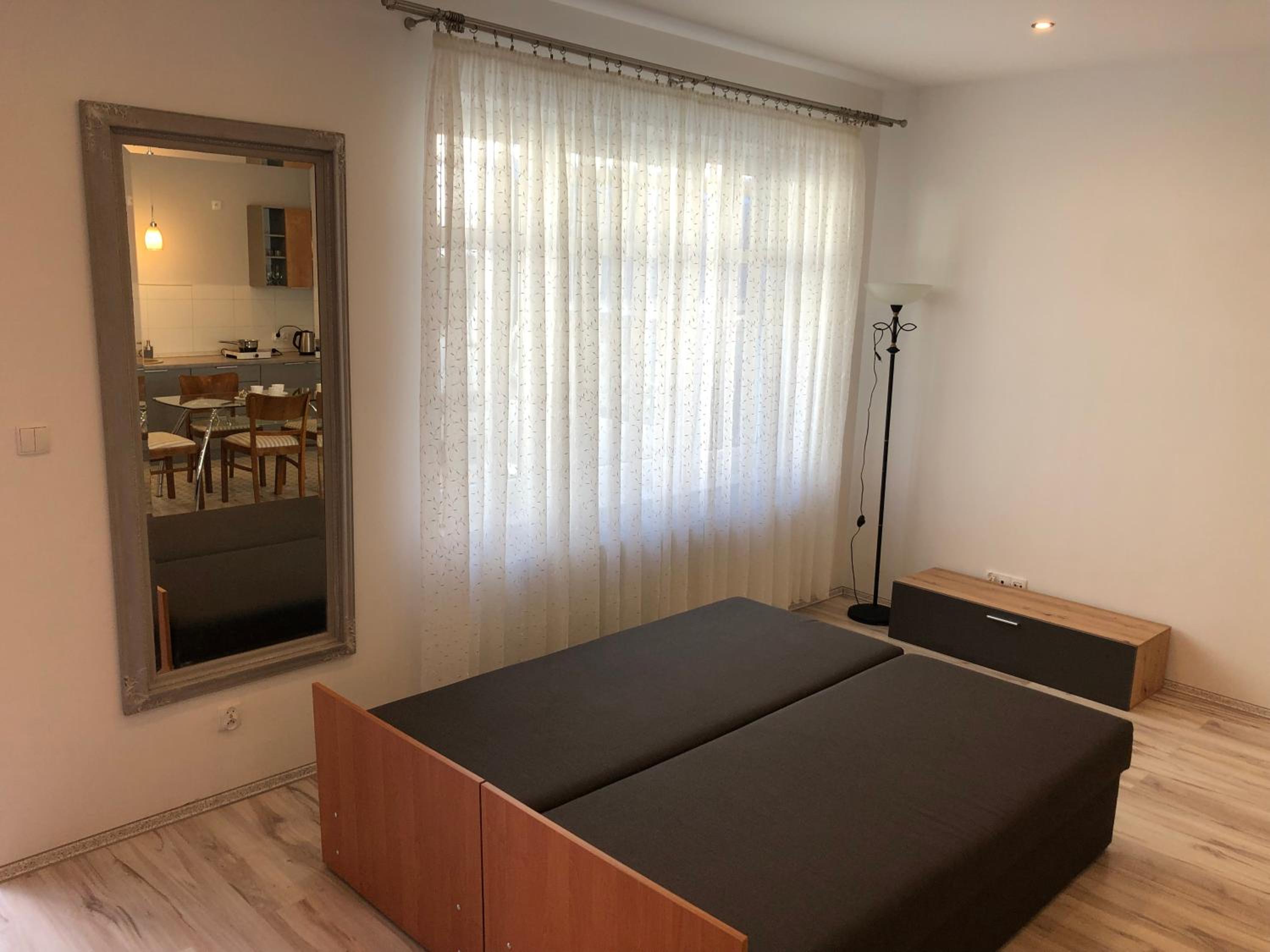 One-Bedroom Apartment - Photo 6