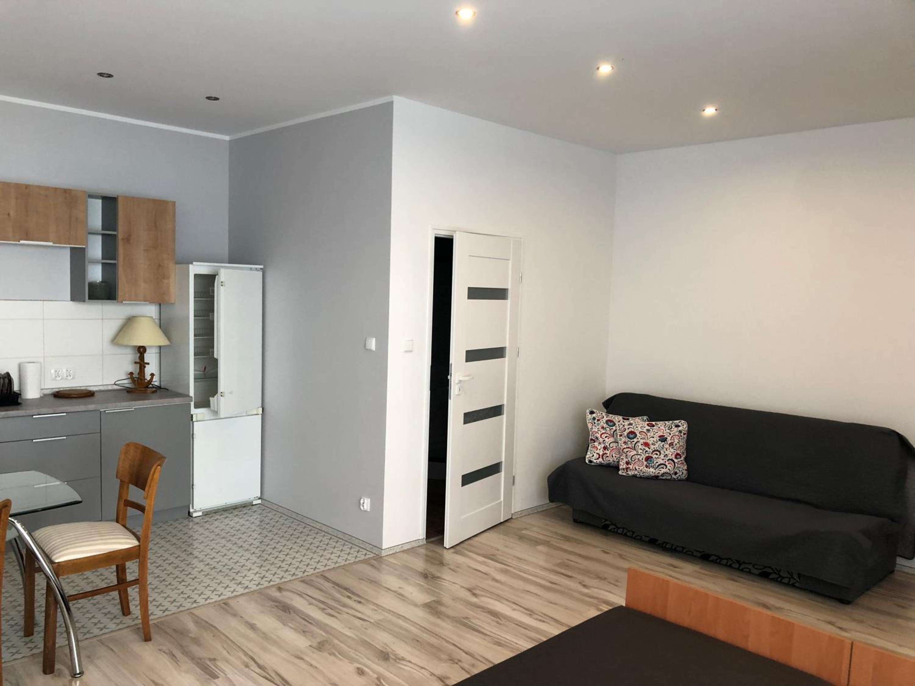 One-Bedroom Apartment - Photo 9