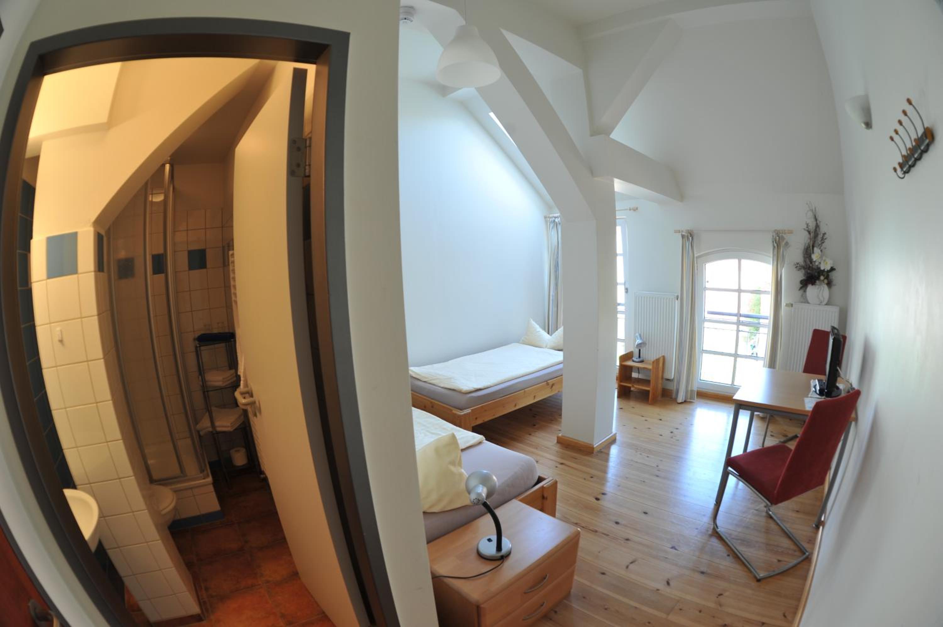 Budget Twin Room photo 1