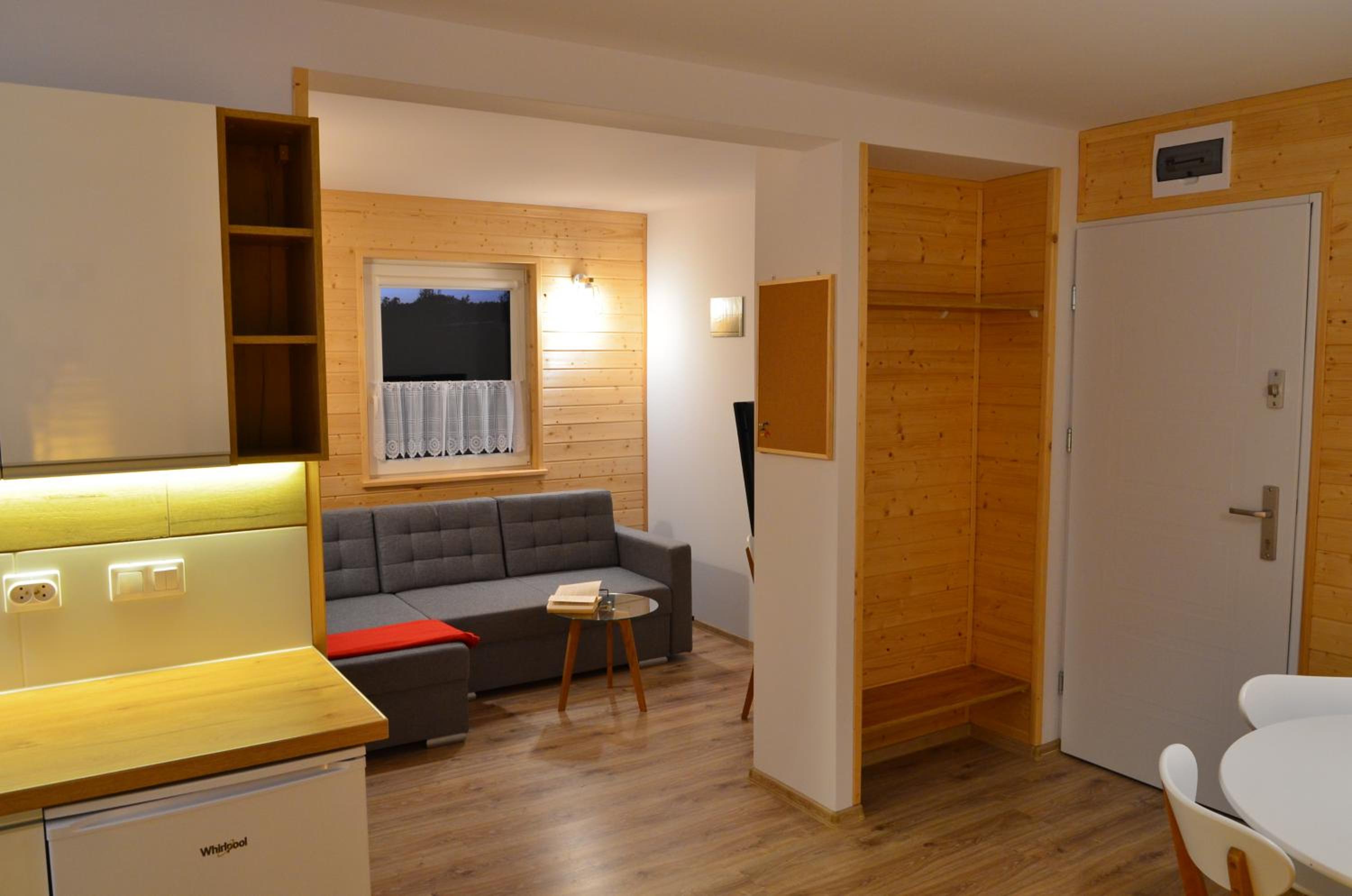 One-Bedroom Apartment photo 1