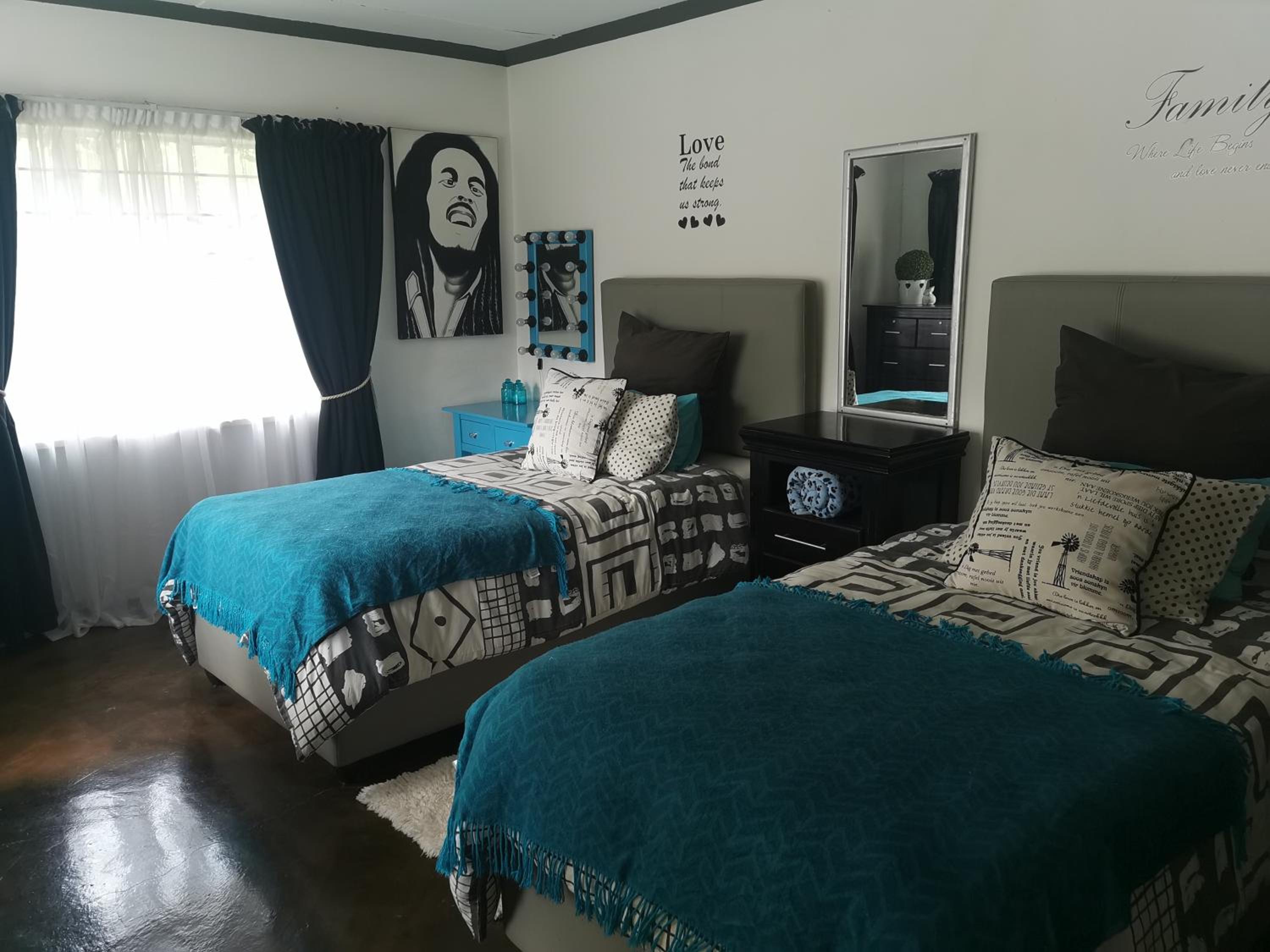 Twin Room with Garden View - Photo 1