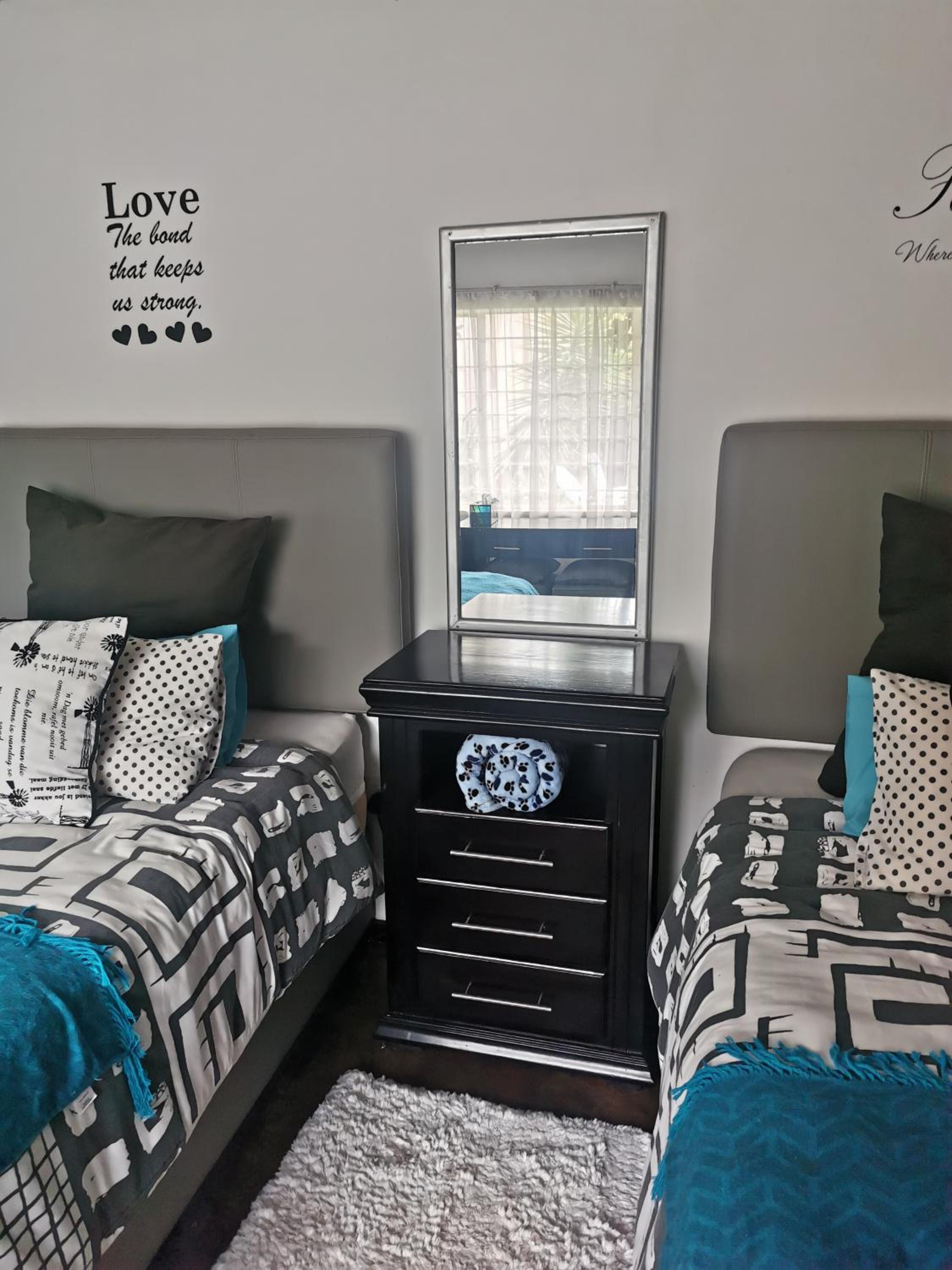 Twin Room with Garden View - Photo 3
