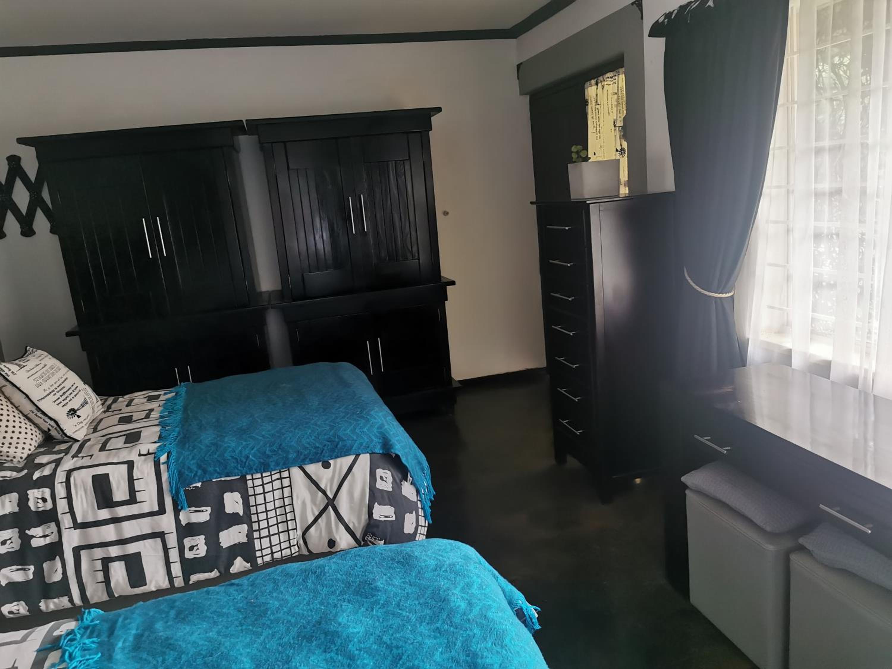Twin Room with Garden View - Photo 6