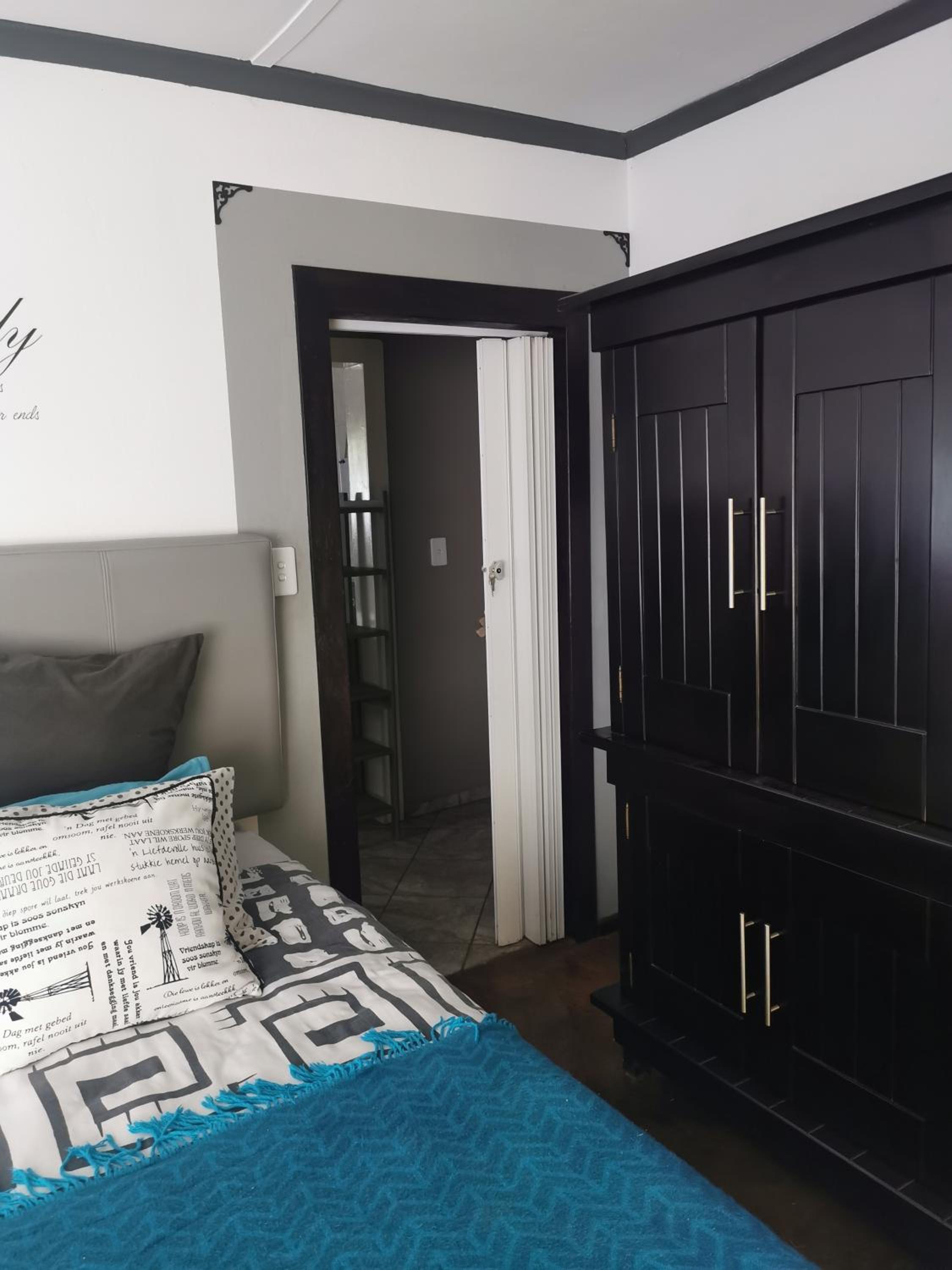 Twin Room with Garden View - Photo 4