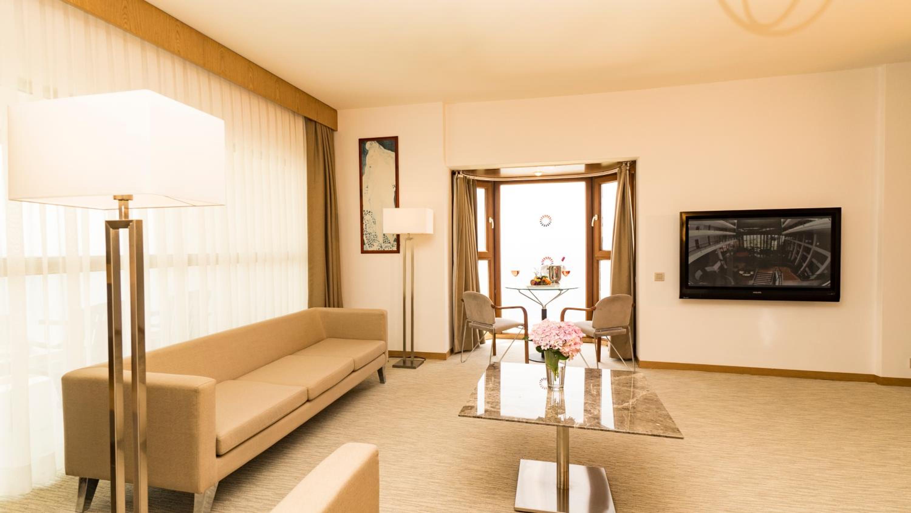 King Suite - Photo 10