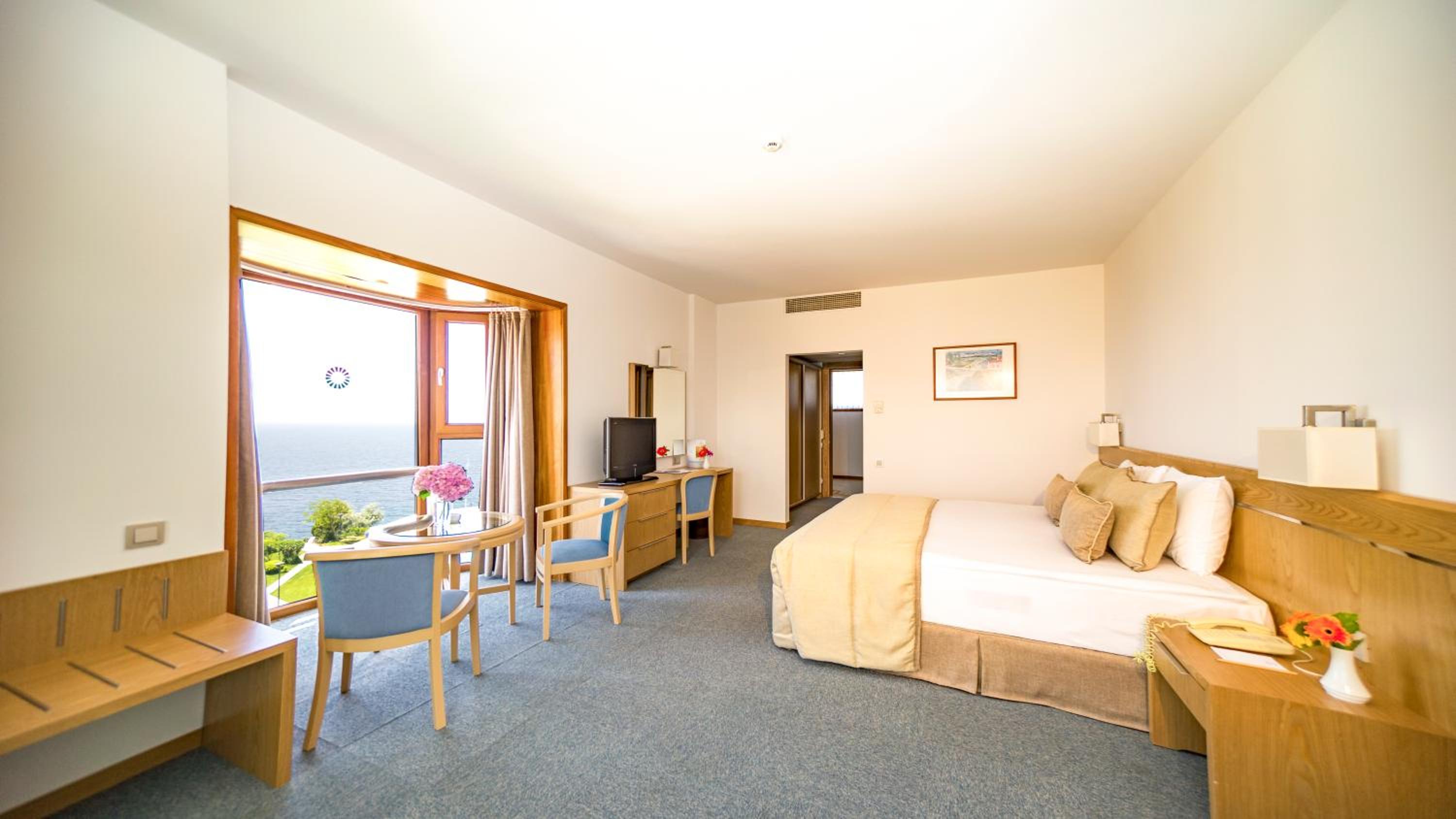 Superior Double or Twin Room with Sea View - Photo 1