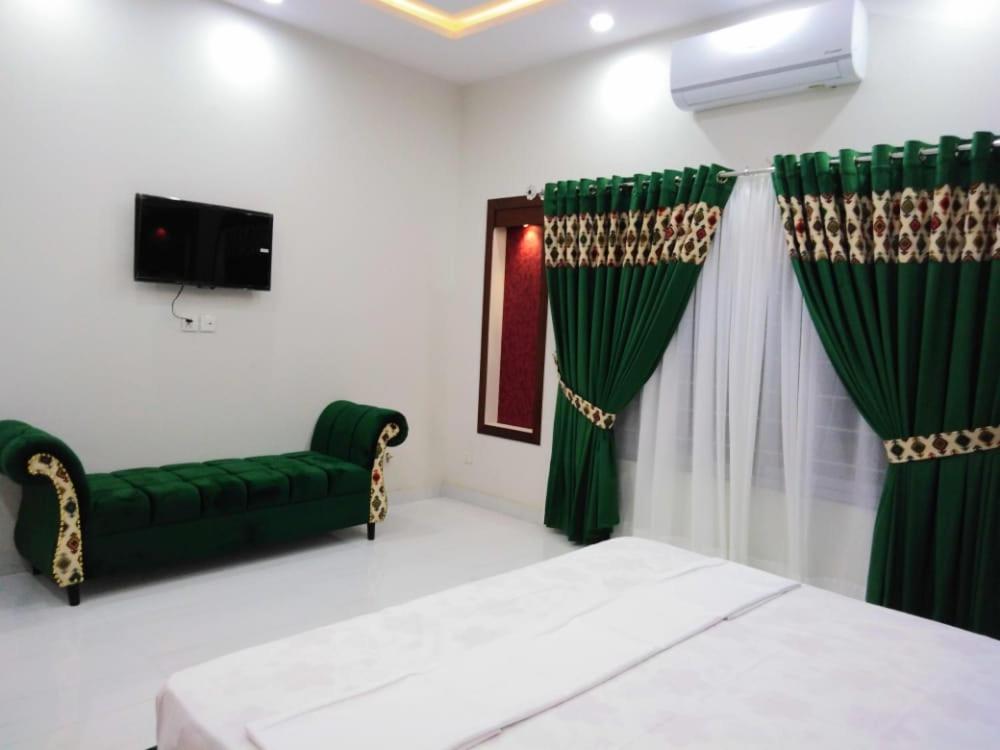 Deluxe Room (2 Adults + 1 Child) photo 2