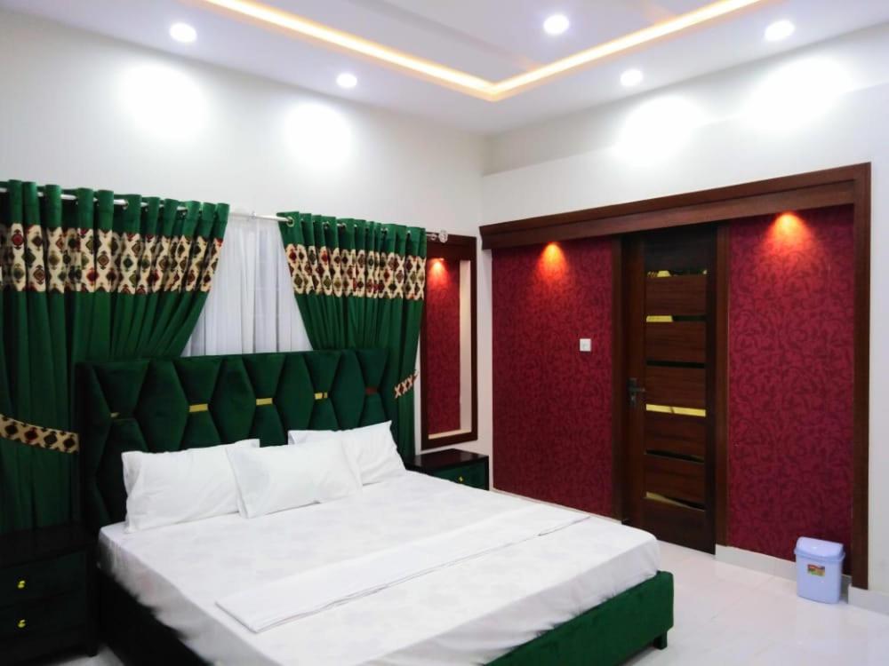 Deluxe Room (2 Adults + 1 Child) photo 3