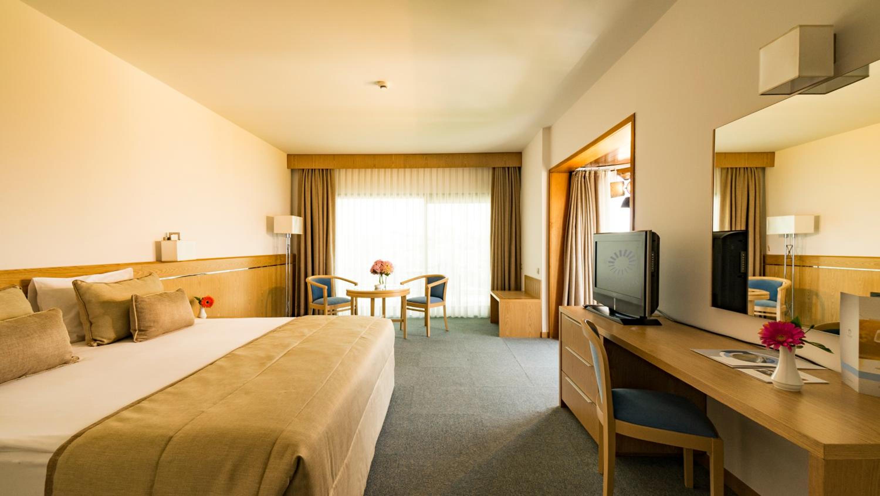 Superior Double or Twin Room with Sea View - Photo 3
