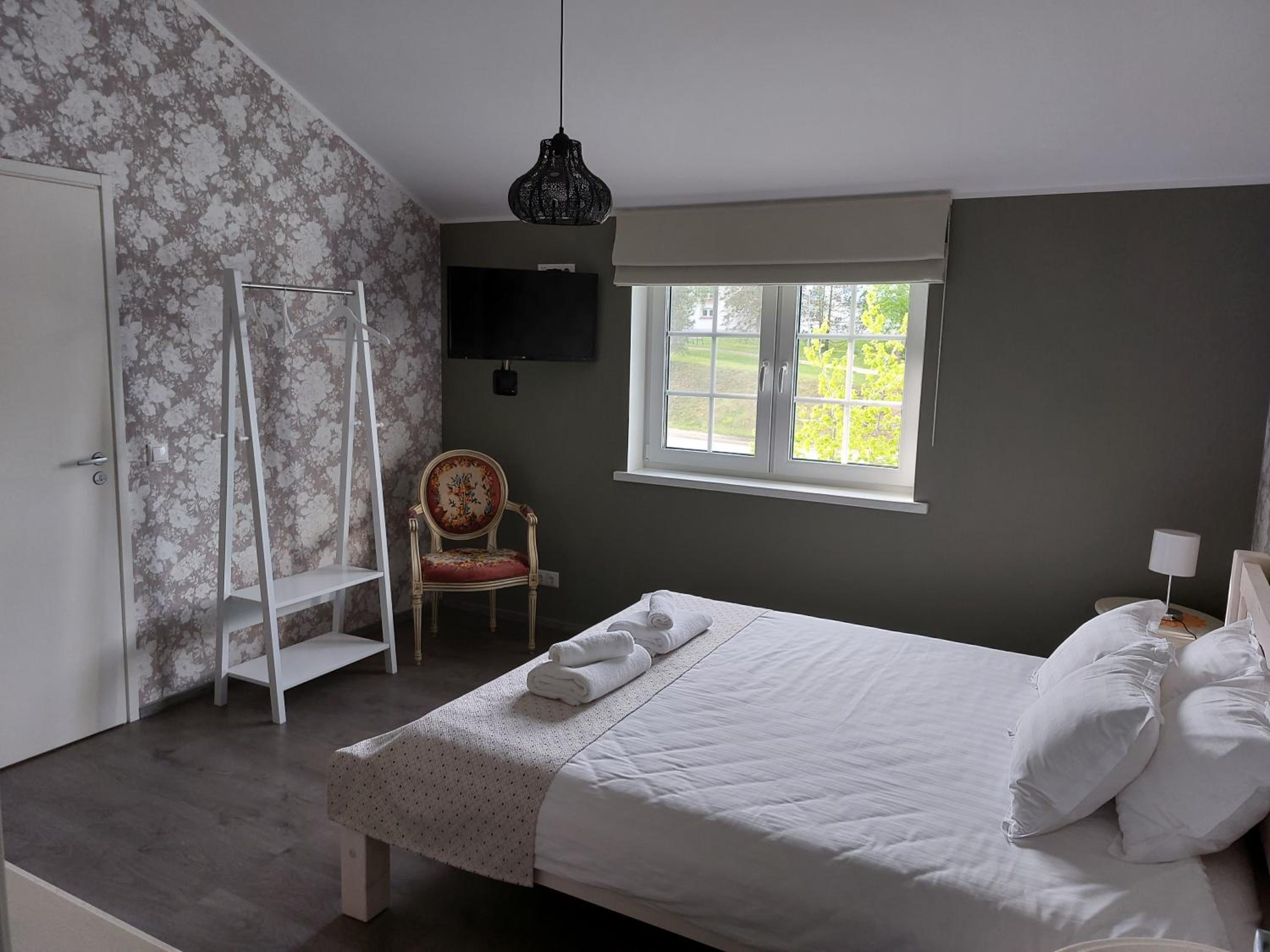 Deluxe Double Room with Shower photo 2