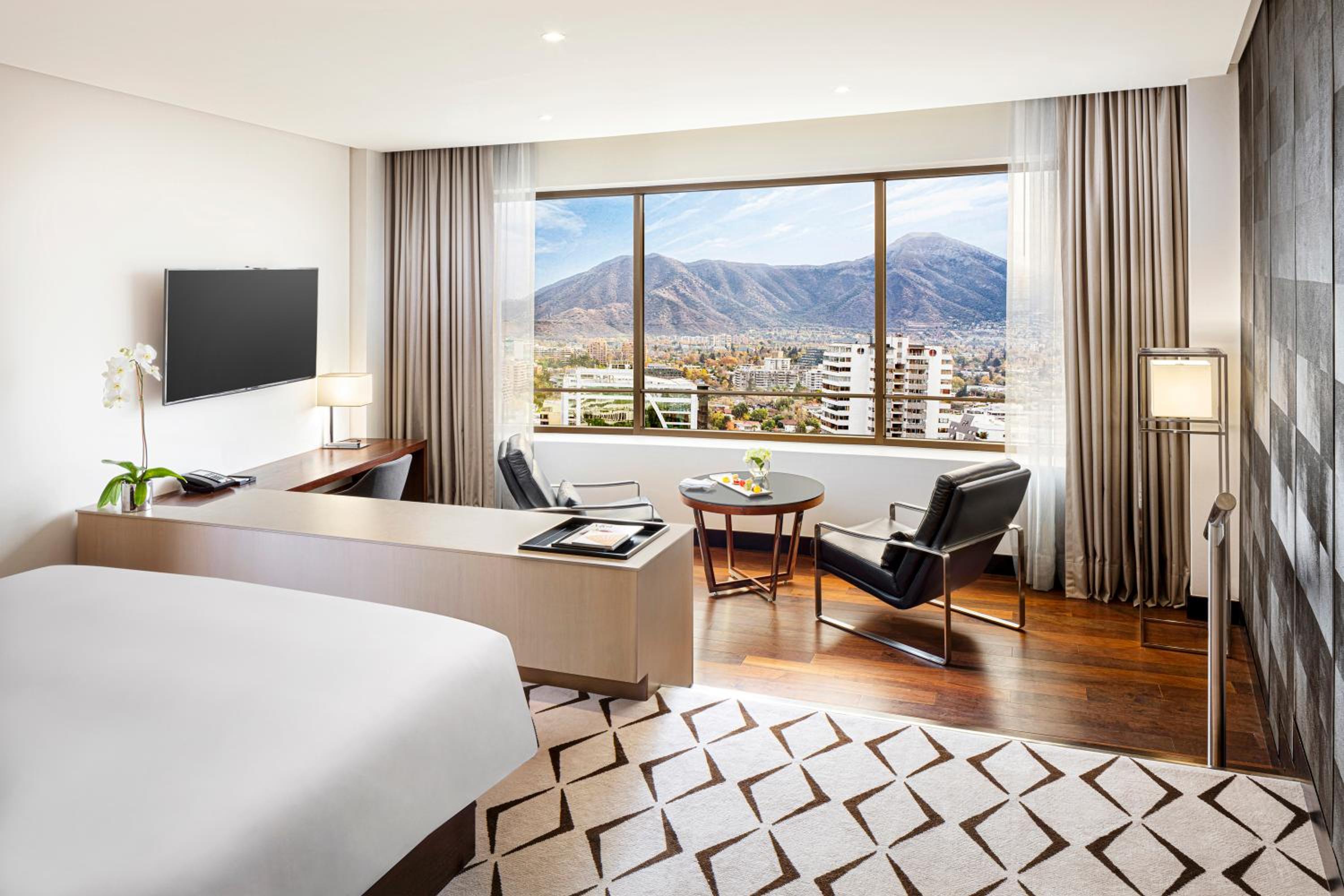 Deluxe View King Room - Photo 1