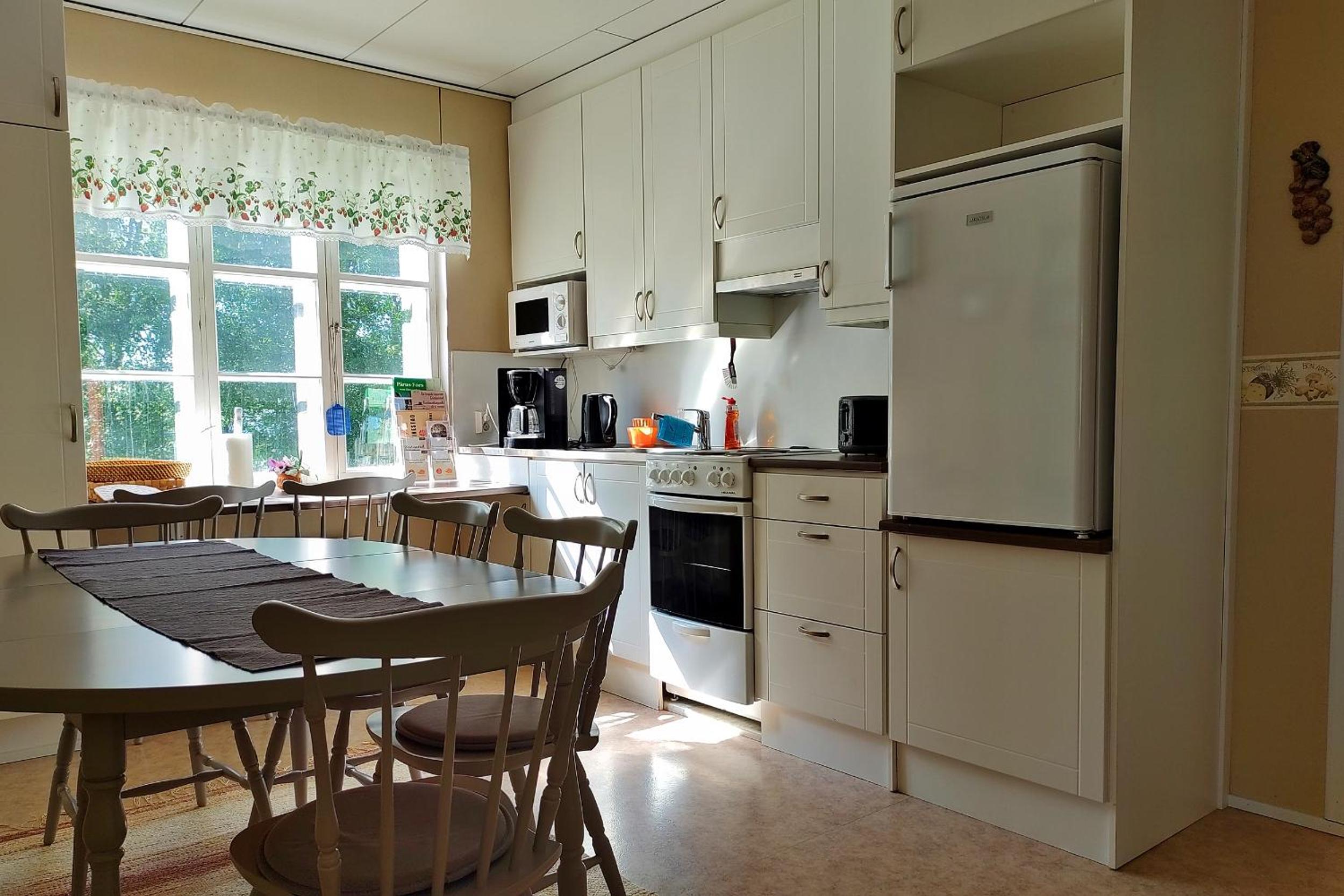 Two-Bedroom House - Photo 9