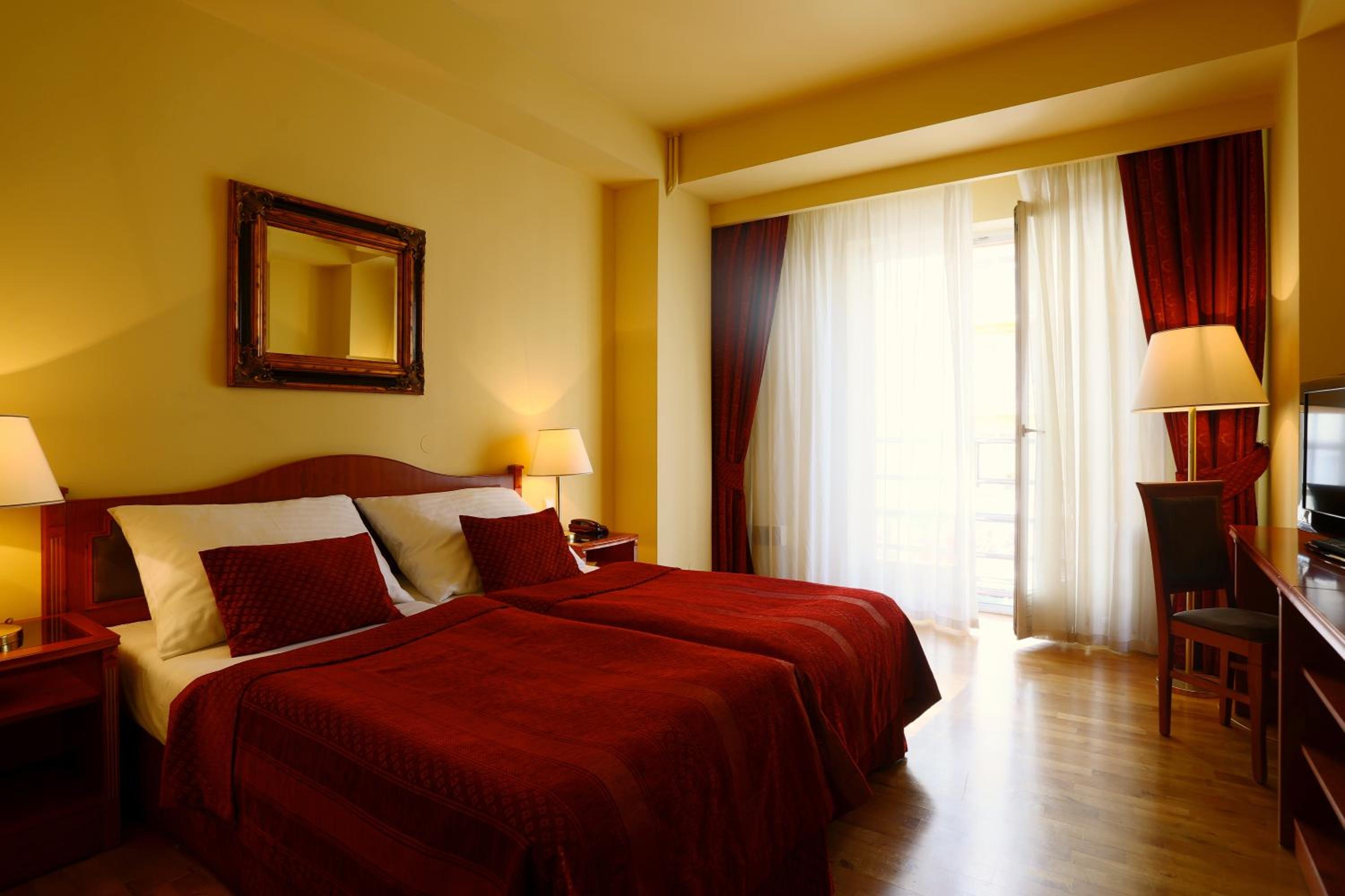 Single Room photo 3