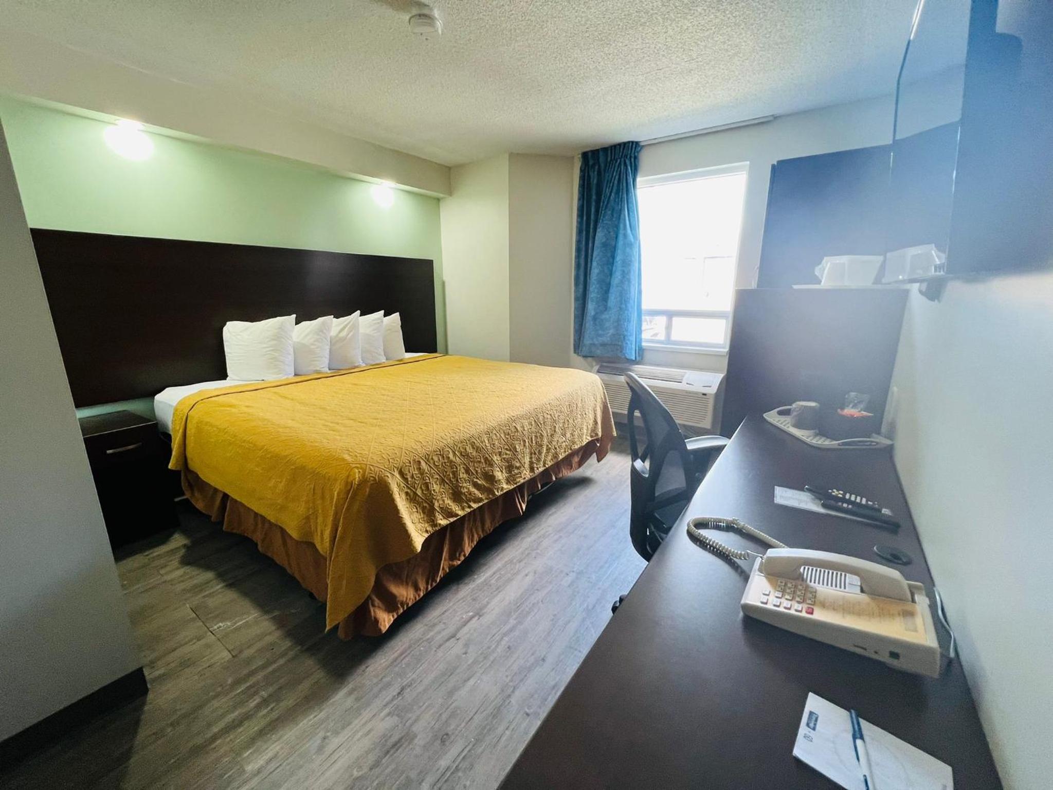 King Room - Non-Smoking