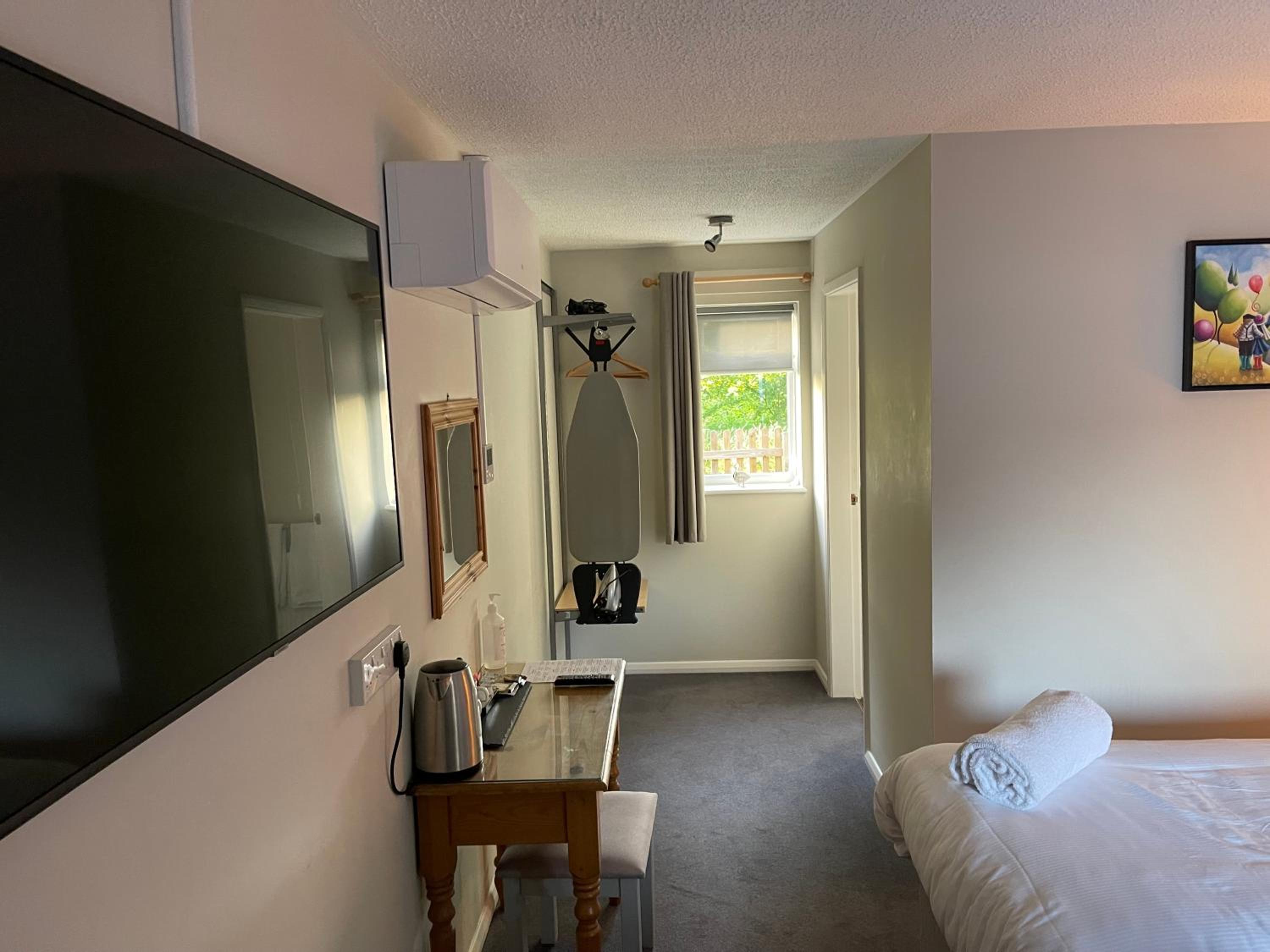 Standard Twin Room - Photo 3