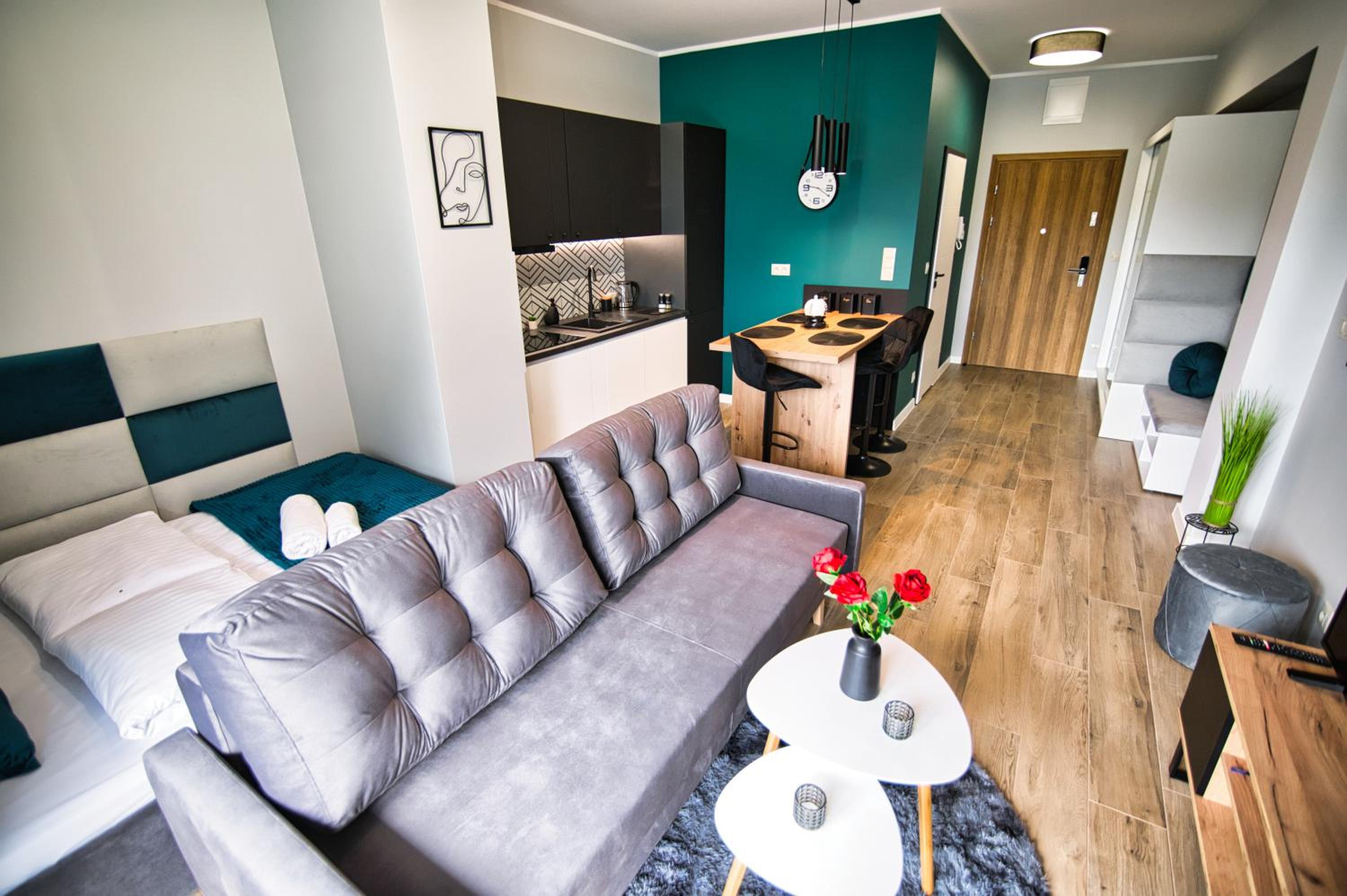 Family Studio - Photo 6