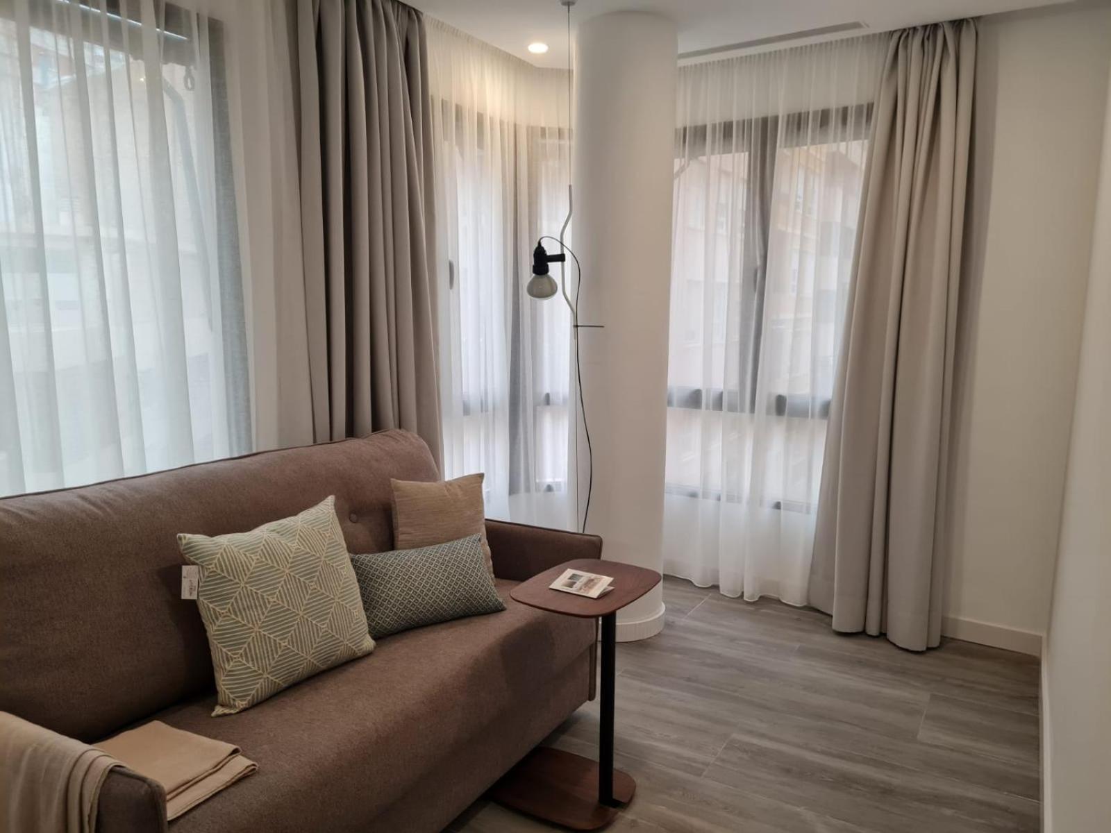 One-Bedroom Suite - Photo 7