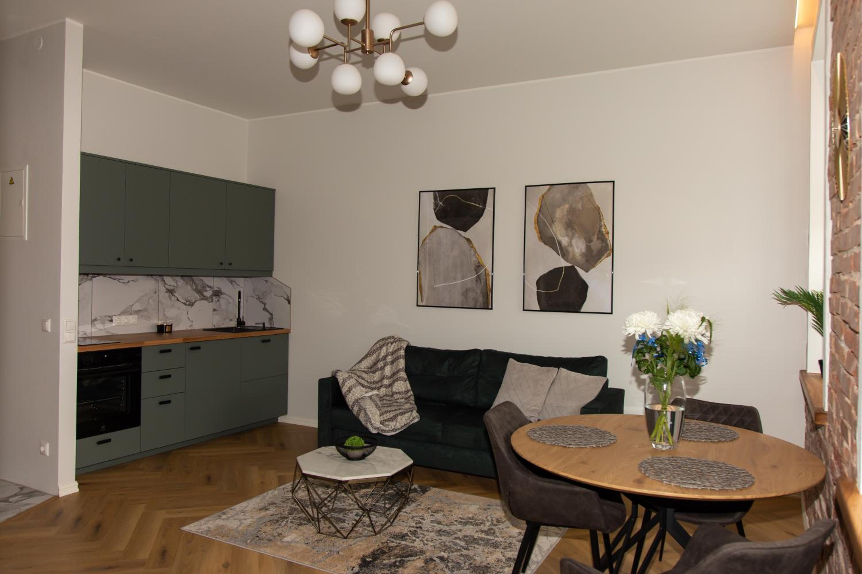 One-Bedroom Apartment - Photo 4