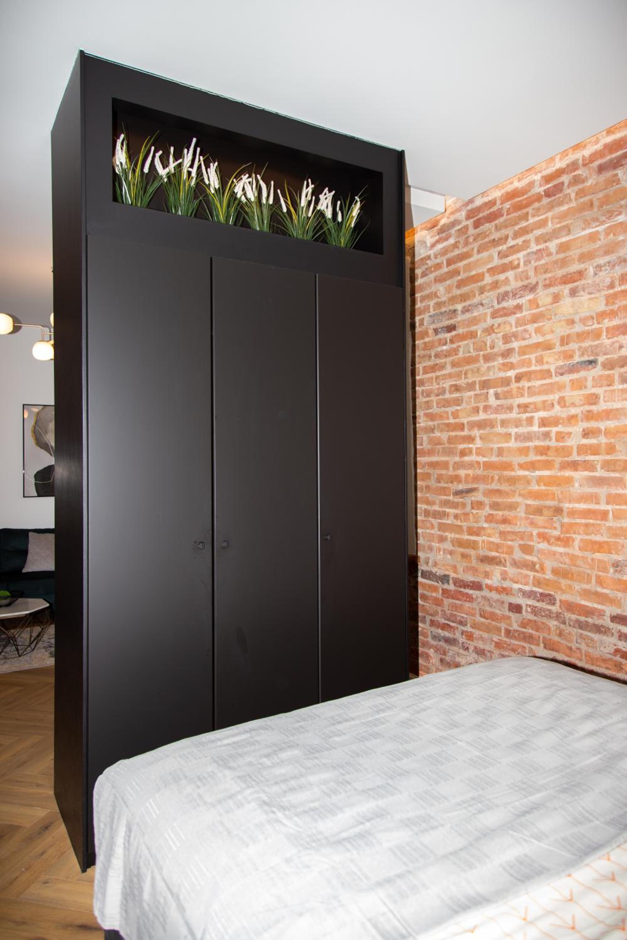 One-Bedroom Apartment - Photo 5