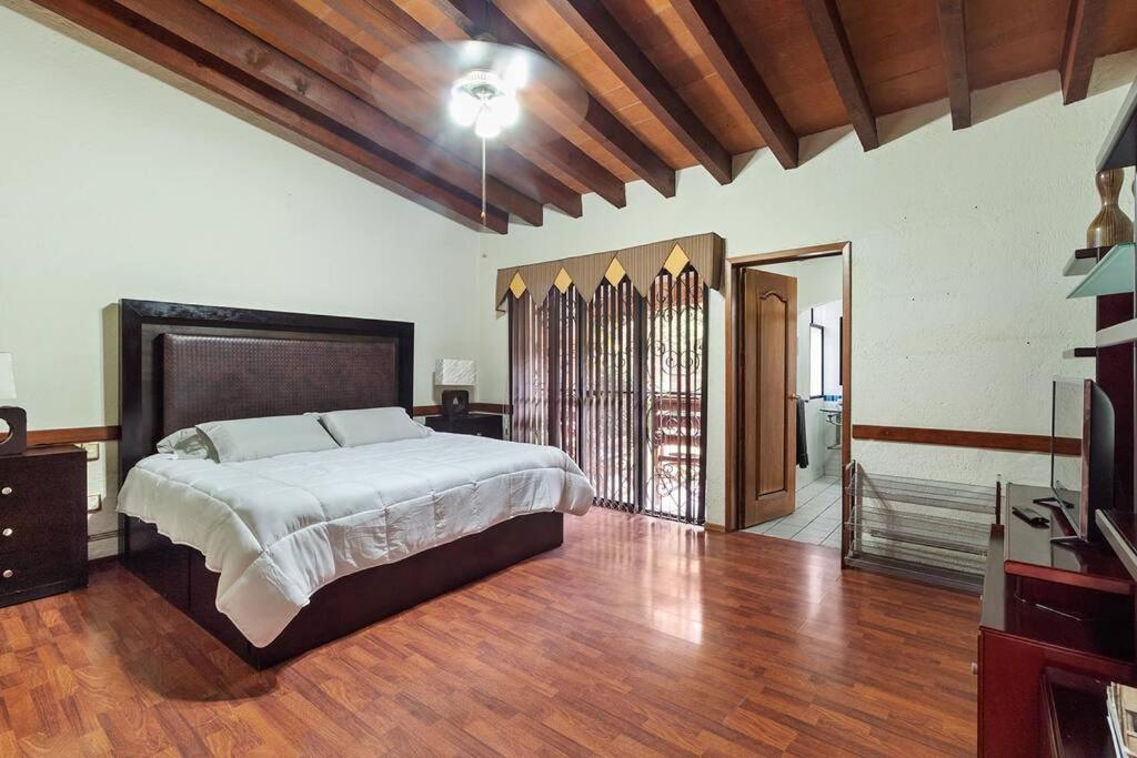 Three-Bedroom House photo 1