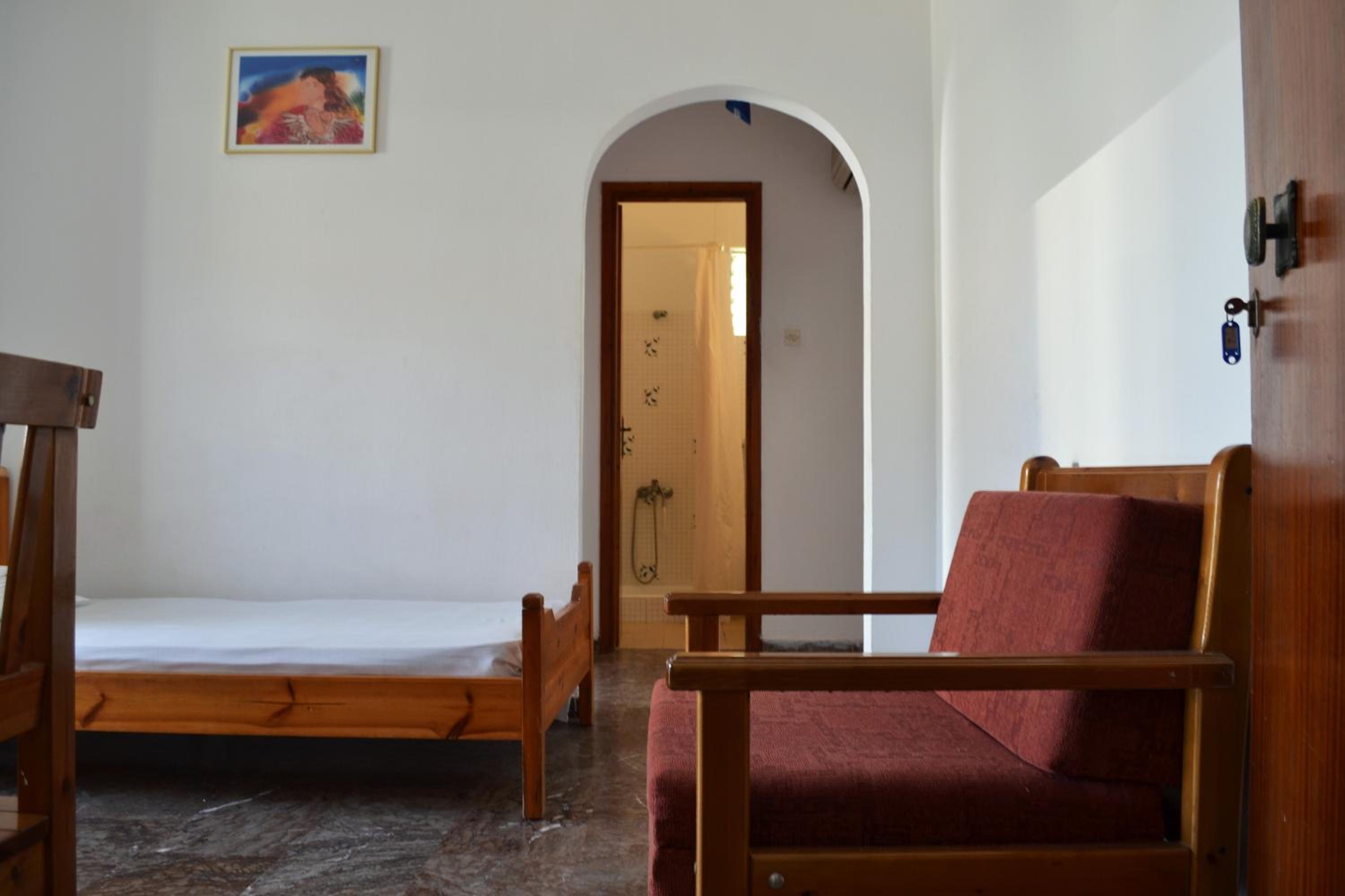 One-Bedroom Apartment (4 Adults) - Photo 1