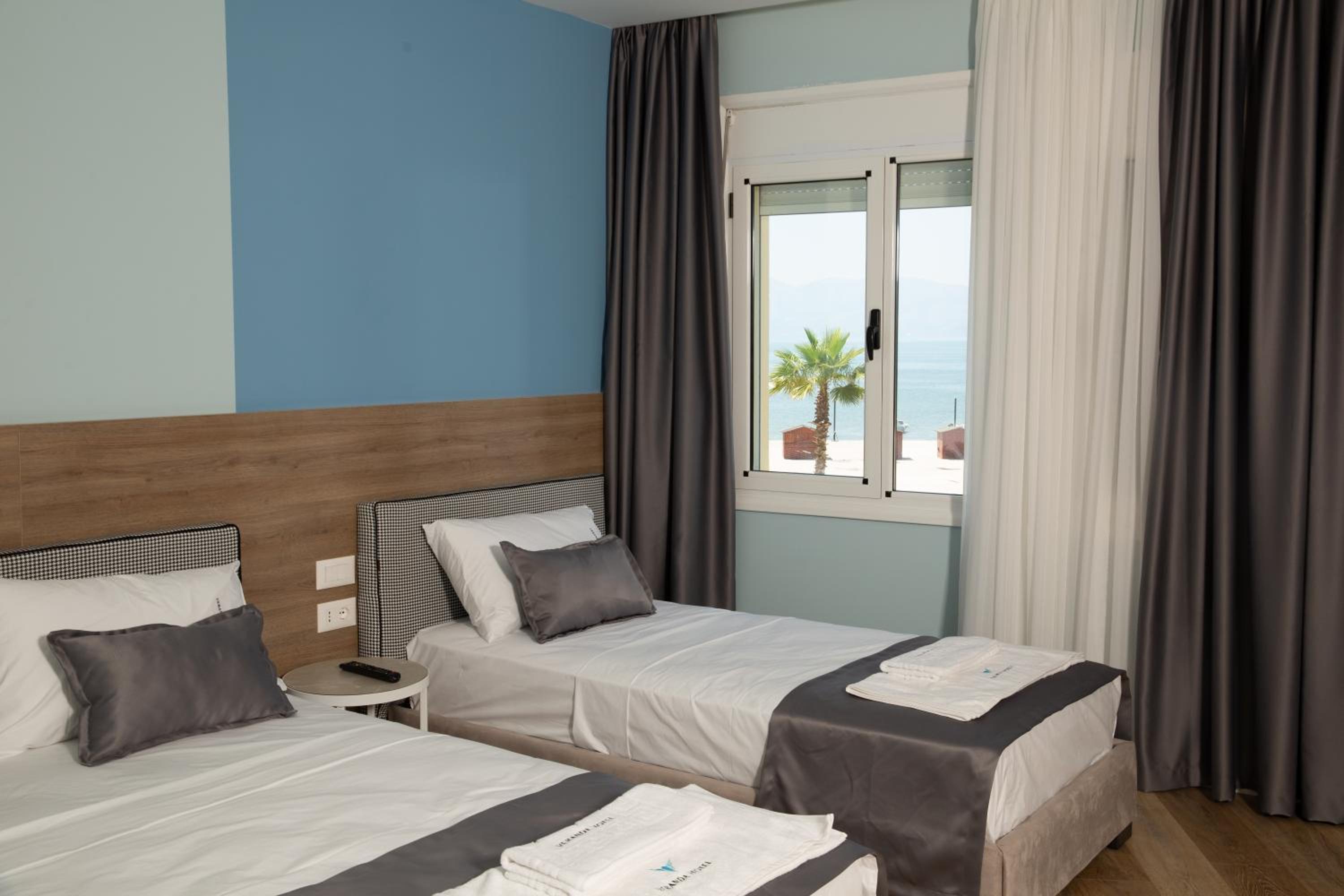 Deluxe Triple Room with Sea View