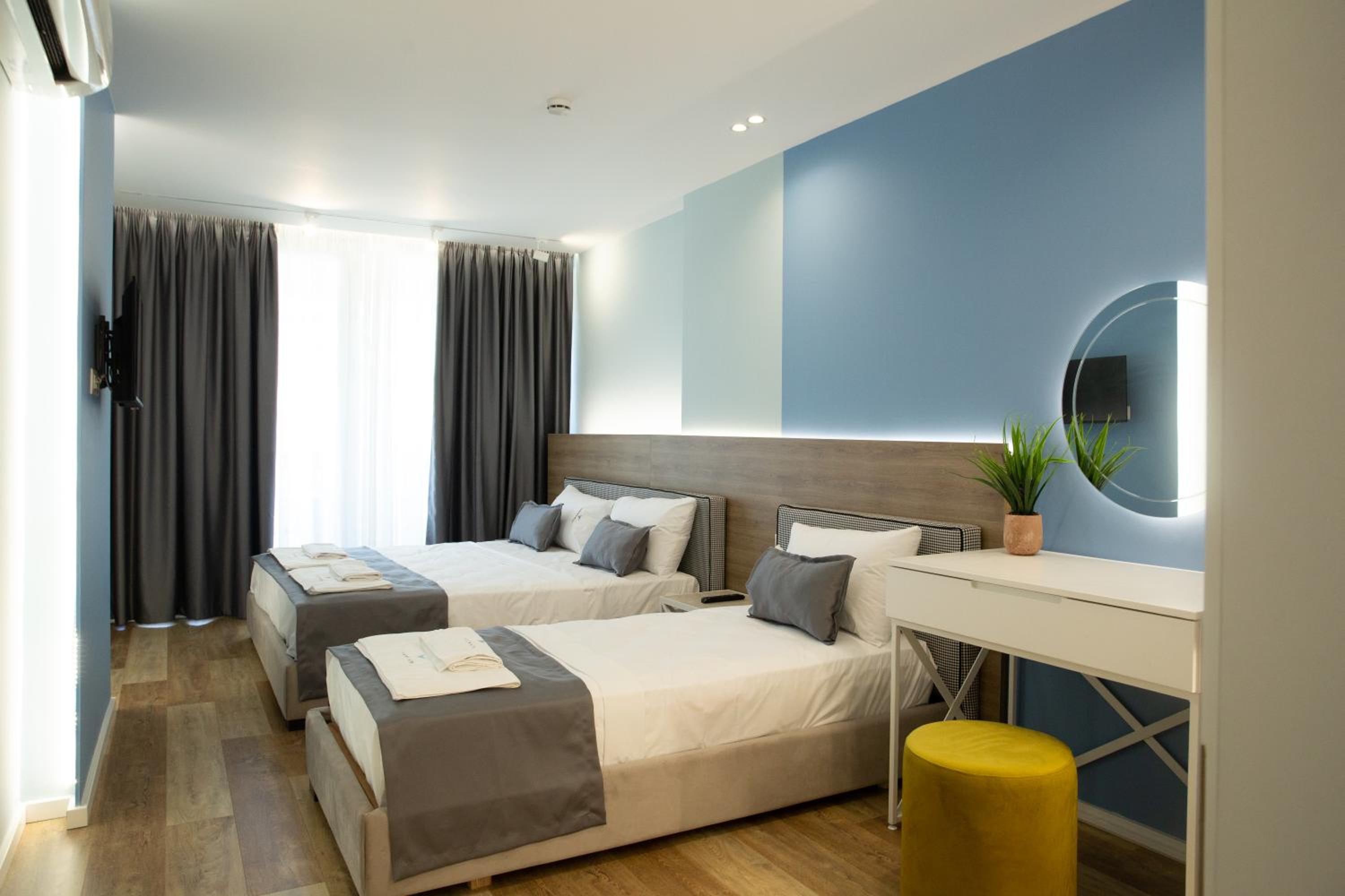 Deluxe Triple Room with Sea View