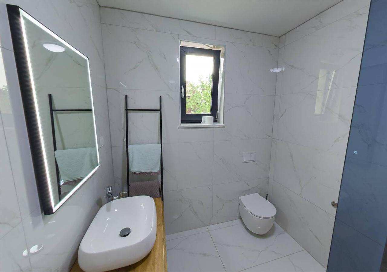 One-Bedroom Apartment - Photo 19