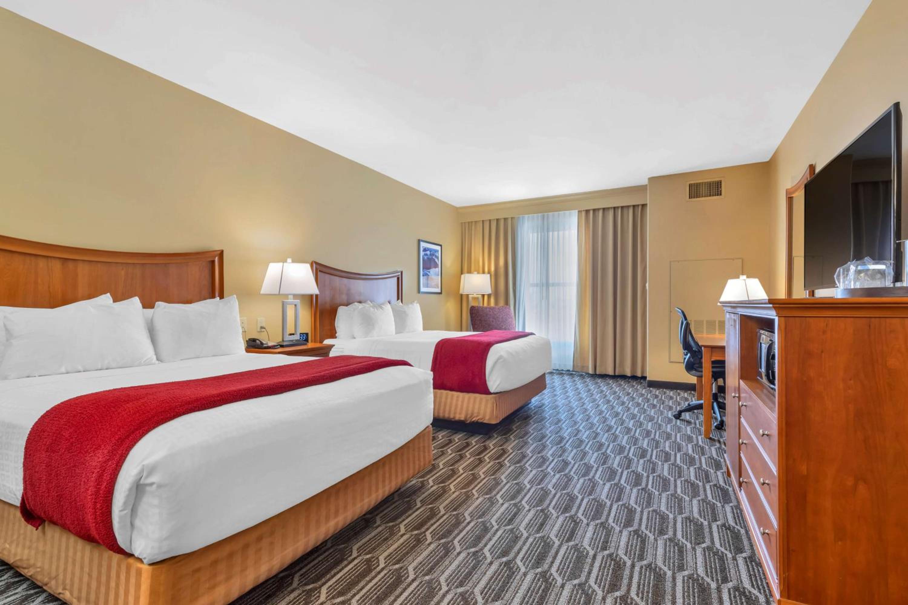 Queen Room with Two Queen Beds - Non-Smoking