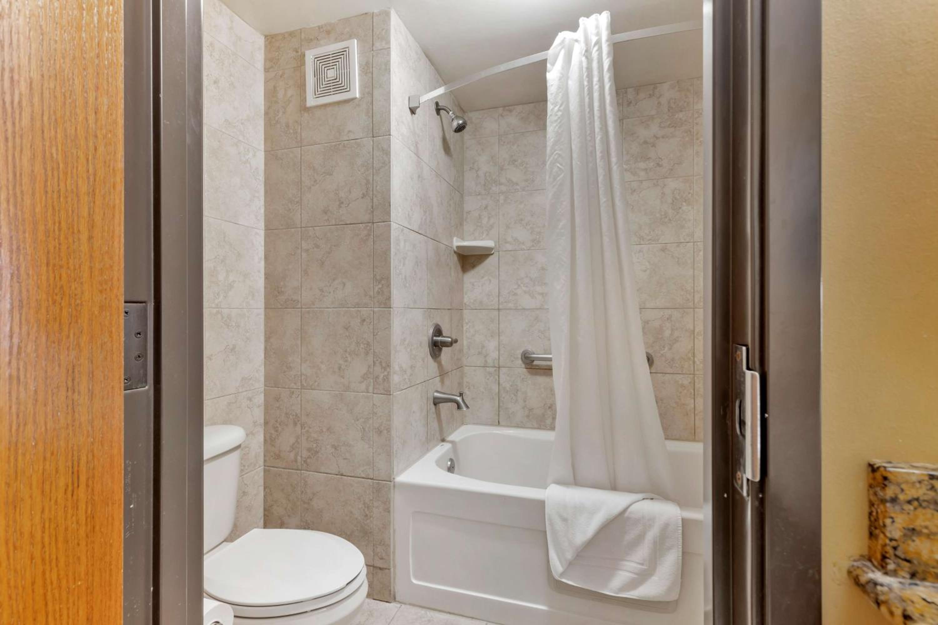 Two-Bedroom Suite - Non-Smoking photo 2