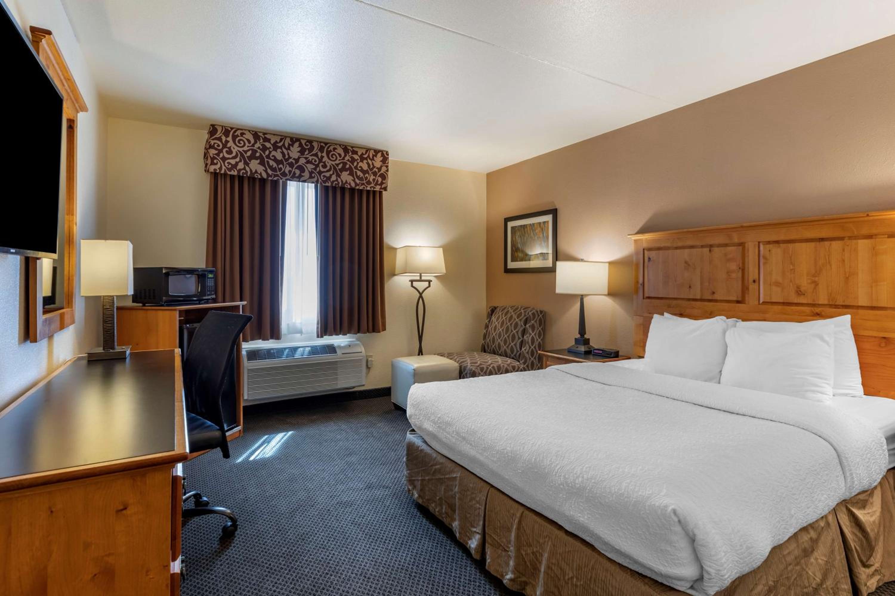 King Room - Non-Smoking photo 1