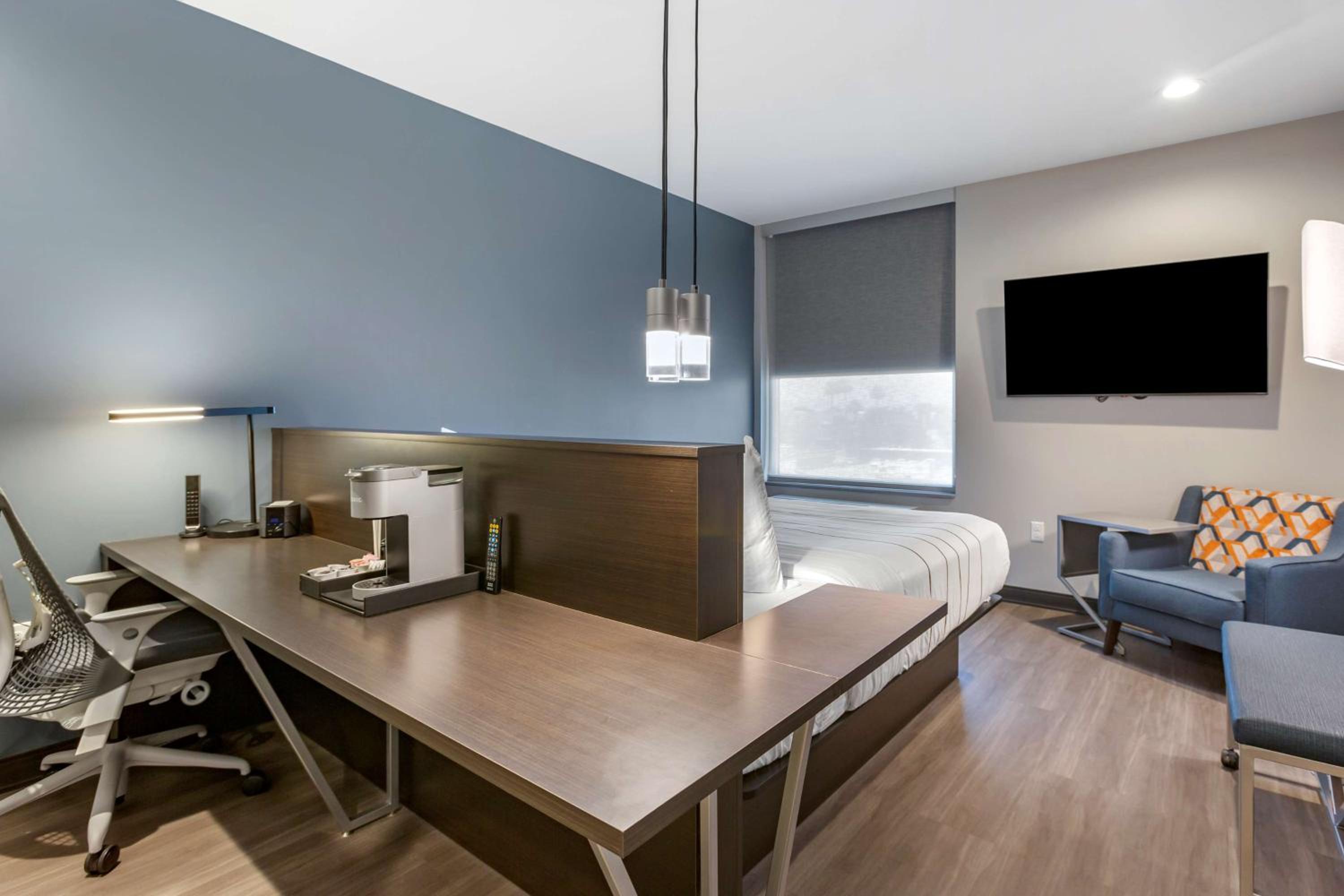 King Room - Non-Smoking - Photo 1