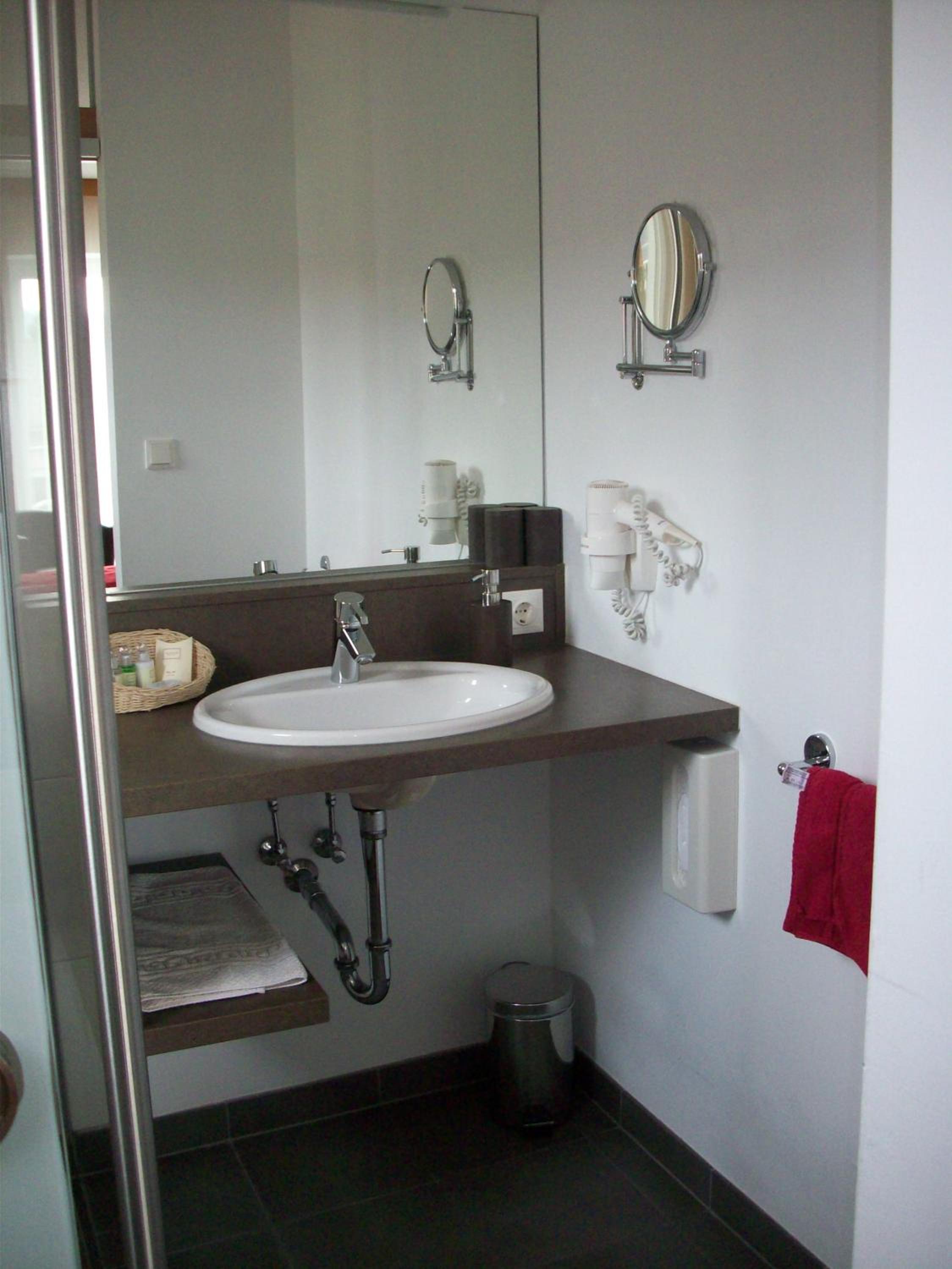Standard Double Room - Photo 4