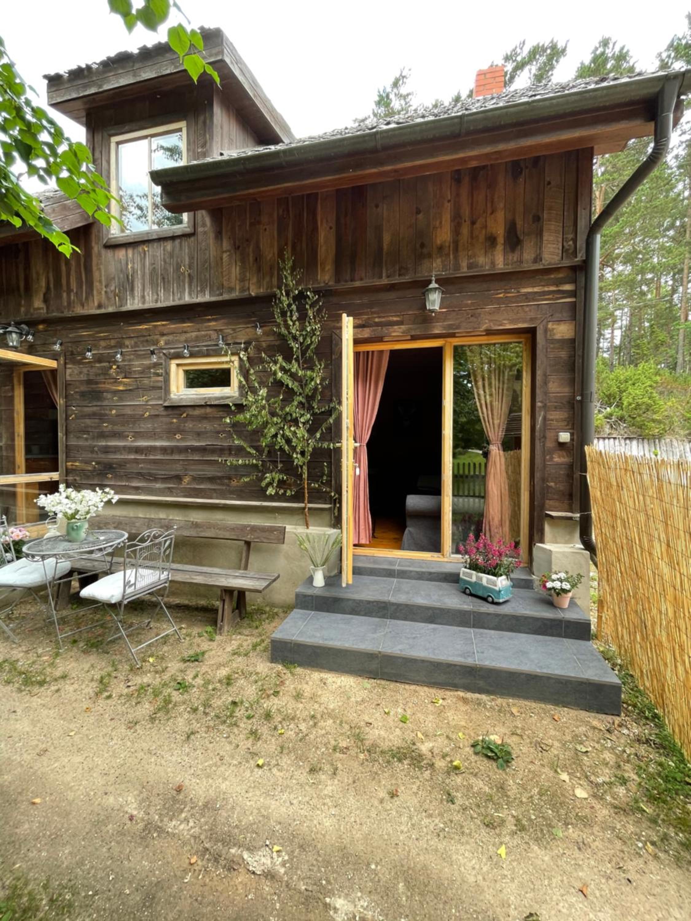 One-Bedroom House photo 1